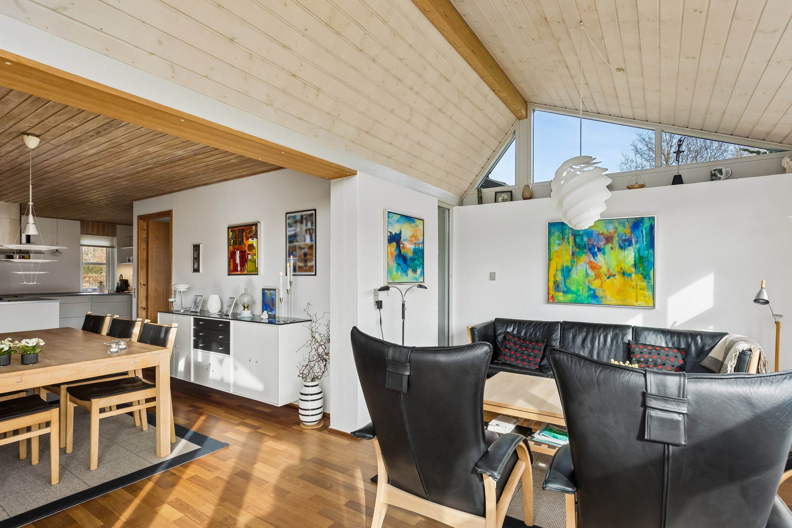 Fremhævet stue billede i fuldskærmstilstand. Billede af Vedbendvej 8, Mejdal, 7500 Holstebro