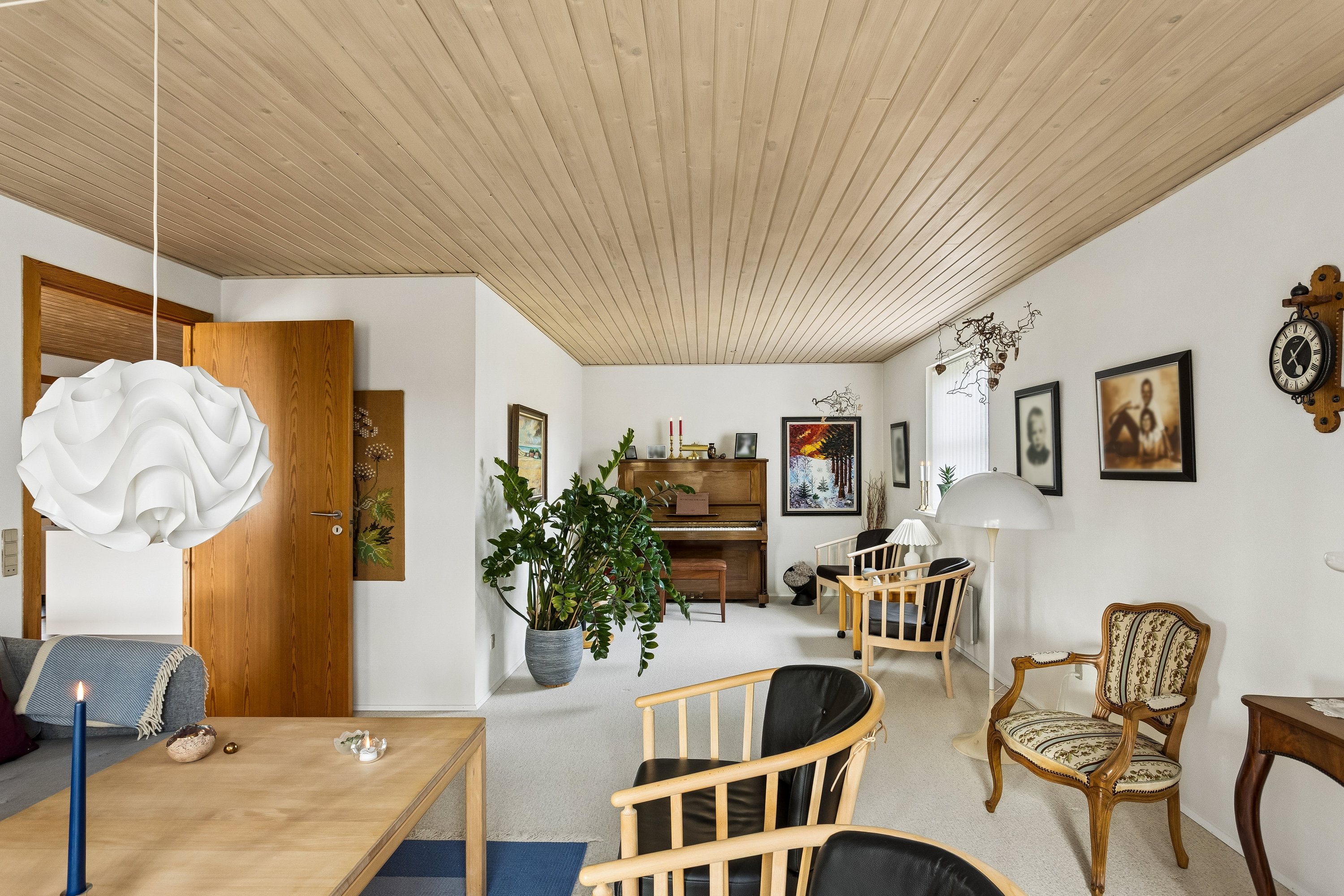 Fremhævet stue billede i fuldskærmstilstand. Billede af Vedbendvej 8, Mejdal, 7500 Holstebro