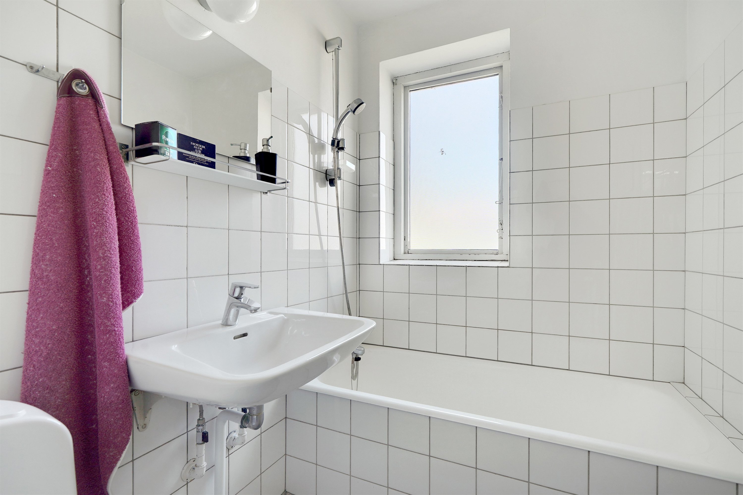 Fremhævet badeværelse billede i fuldskærmstilstand. Billede af Skovparken 230, 7190 Billund