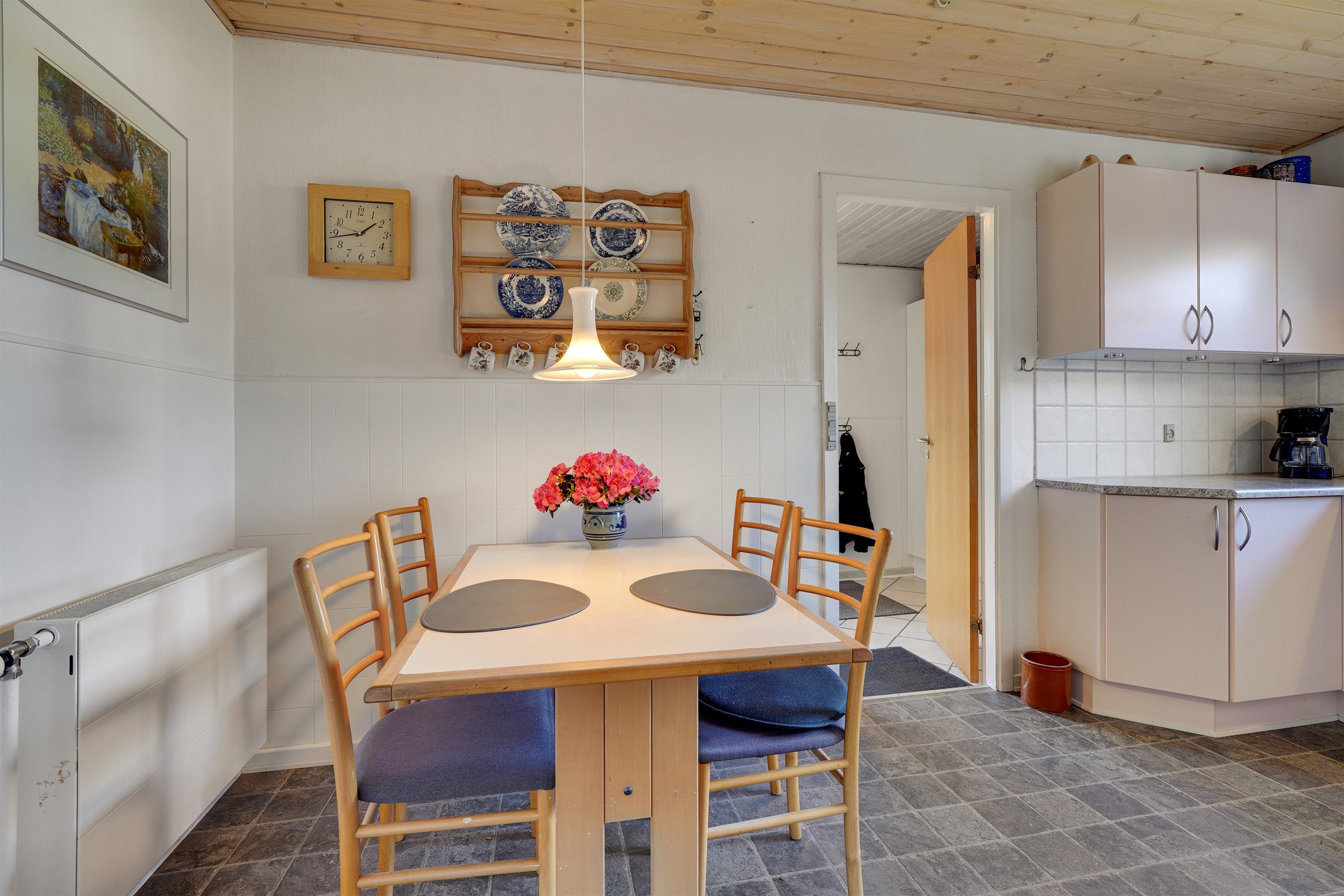 Fremhævet køkken billede i fuldskærmstilstand. Billede af Elmelunden 106, 7190 Billund