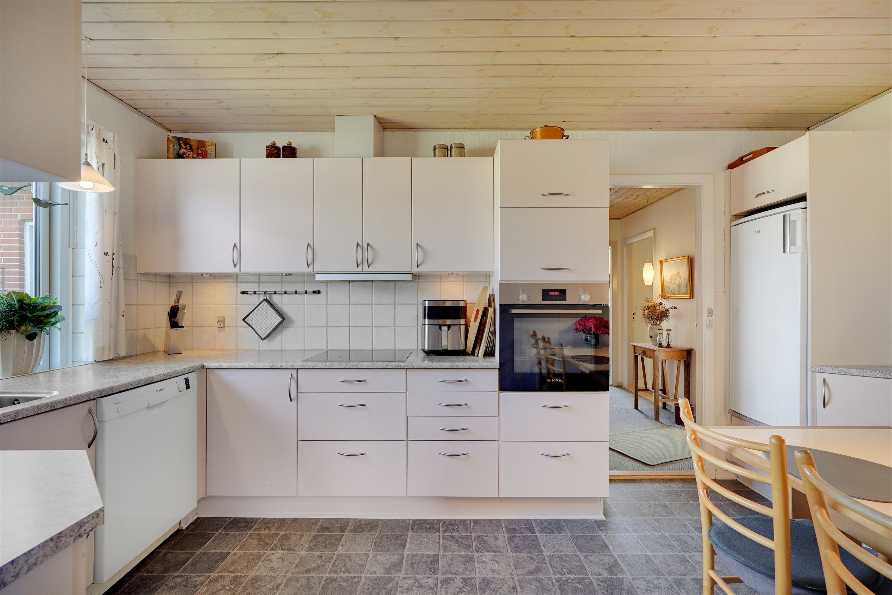 Miniaturebillede 2: køkken. Billede af Elmelunden 106, 7190 Billund