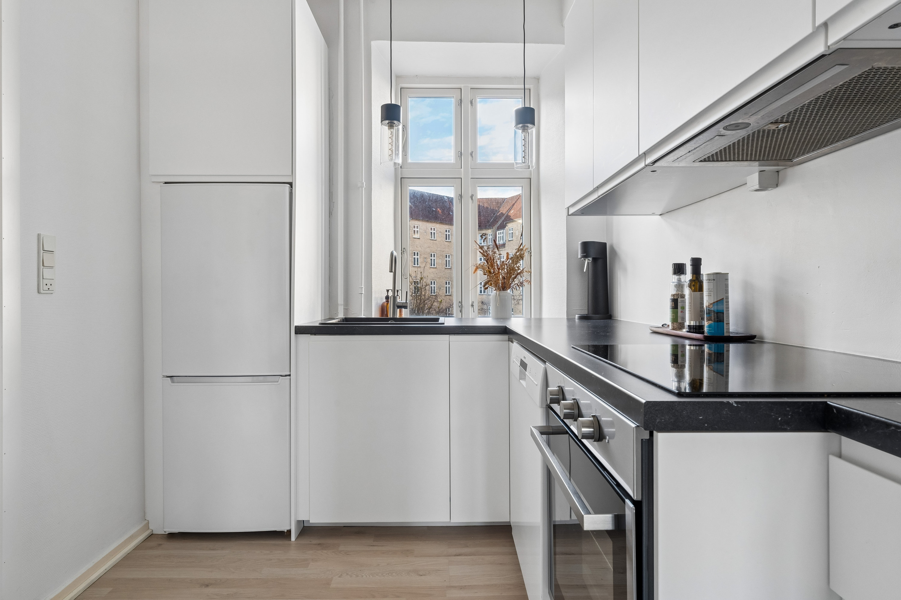 Miniaturebillede 1: køkken. Billede af Østerbro 102, 1. th., 9000 Aalborg