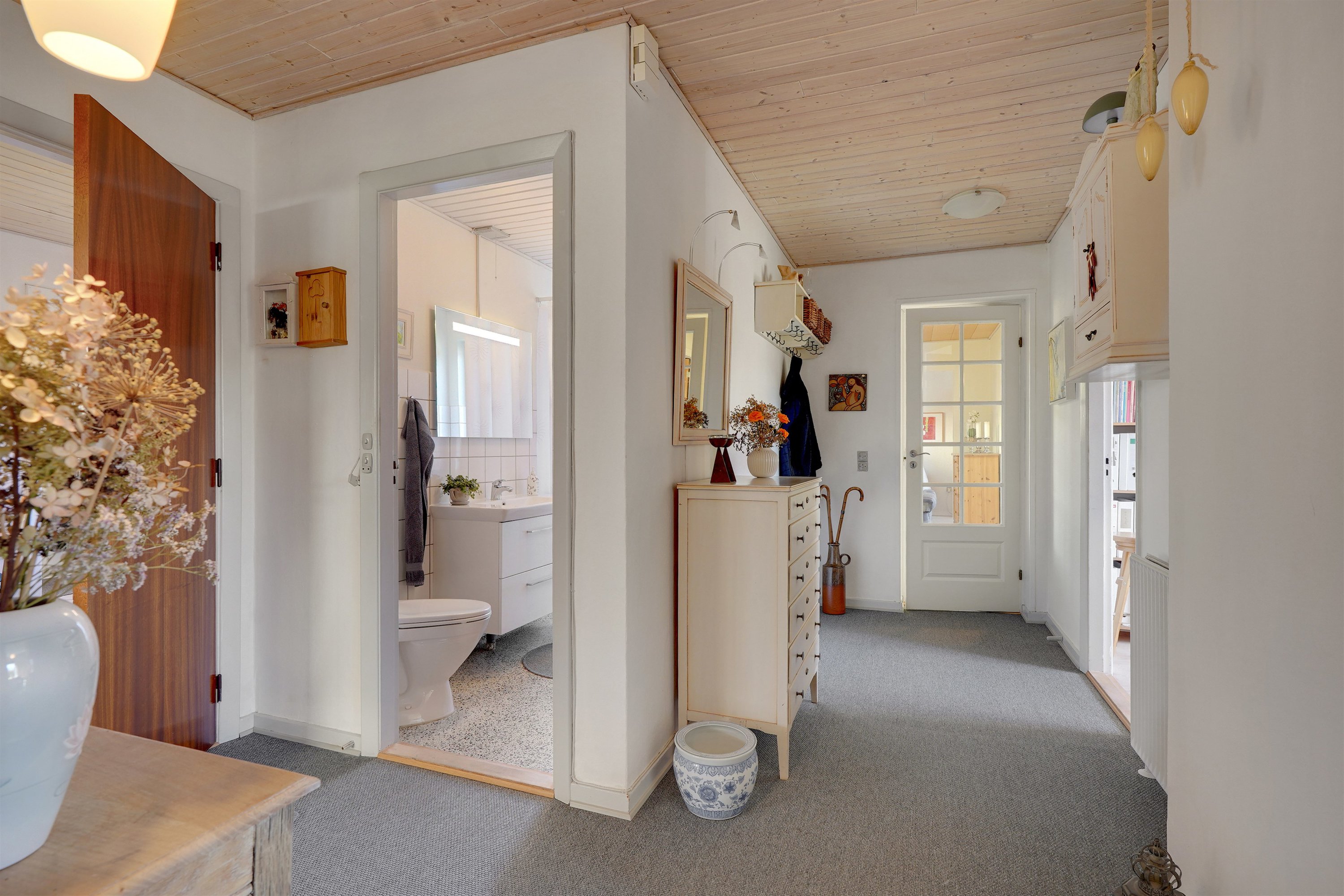 Fremhævet gang billede i fuldskærmstilstand. Billede af Elmelunden 106, 7190 Billund