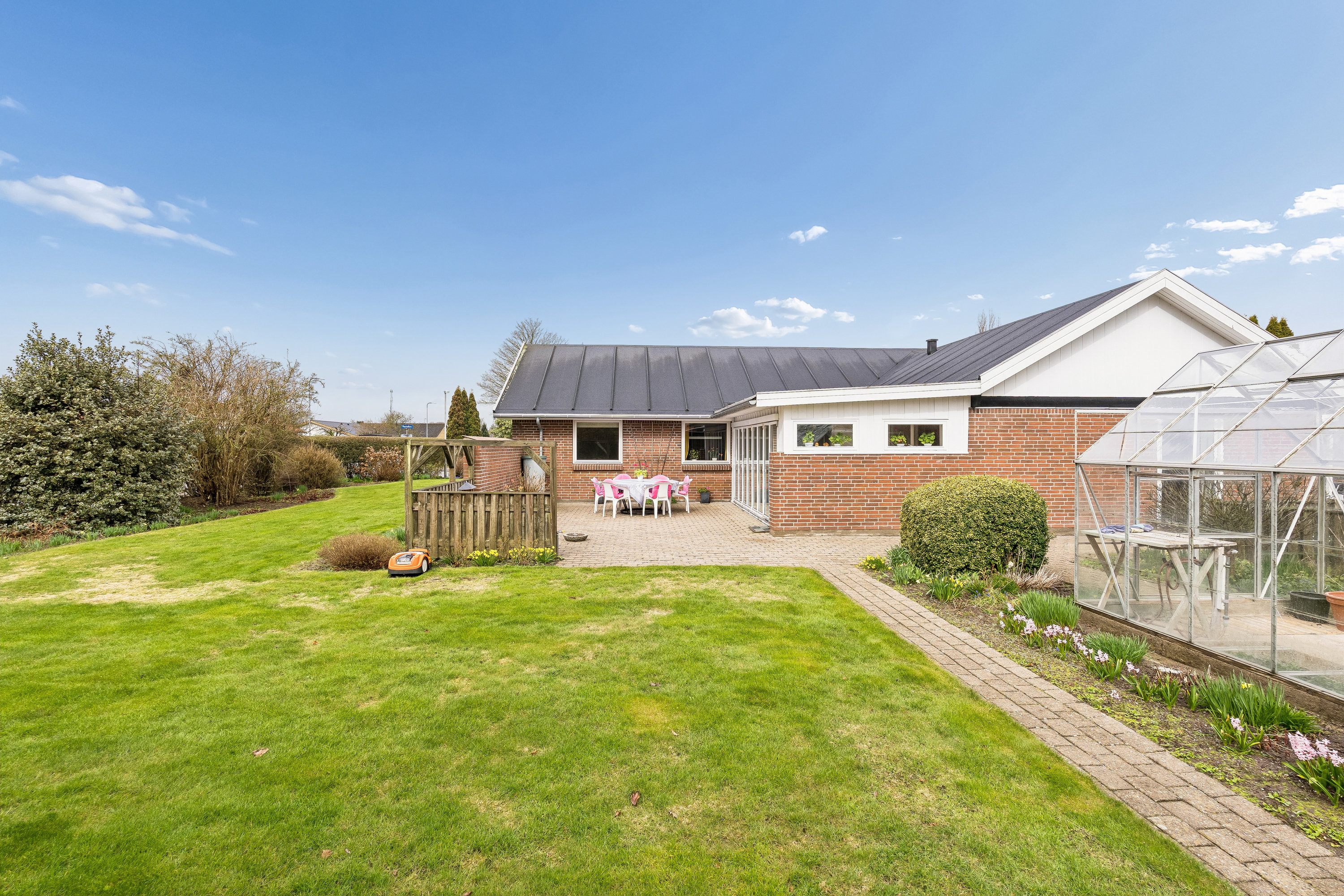 Fremhævet have billede i fuldskærmstilstand. Billede af Rørtoften 2, 8722 Hedensted