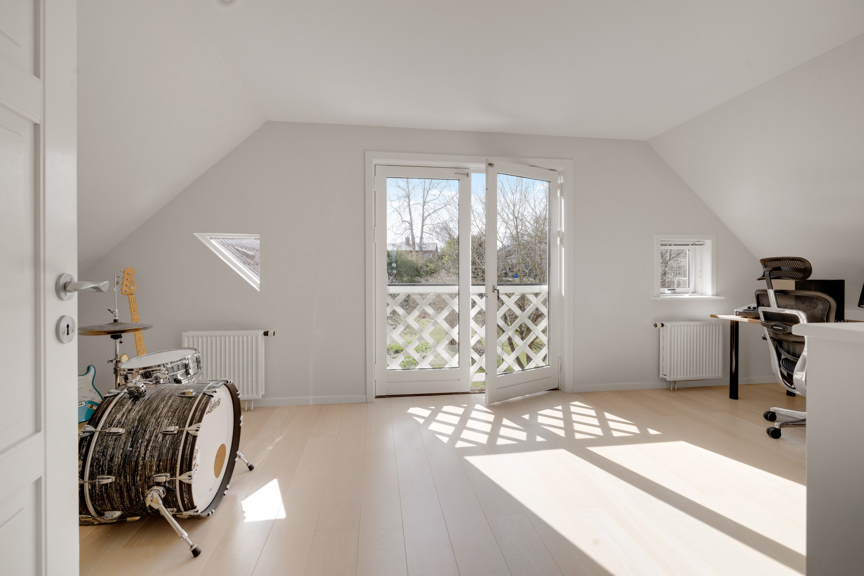 Fremhævet stue billede i fuldskærmstilstand. Billede af Baunevang 9, 3460 Birkerød