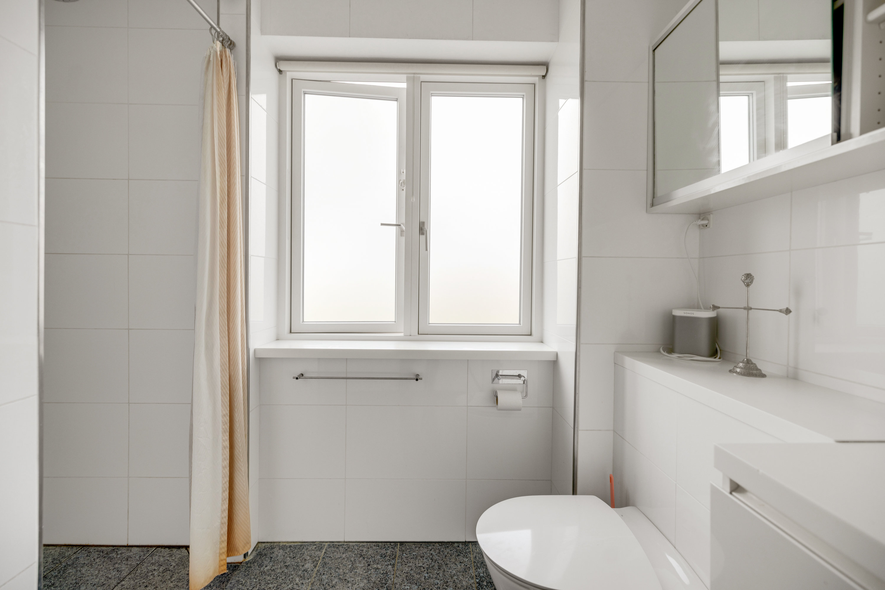 Fremhævet toilet billede i fuldskærmstilstand. Billede af Baunevang 9, 3460 Birkerød