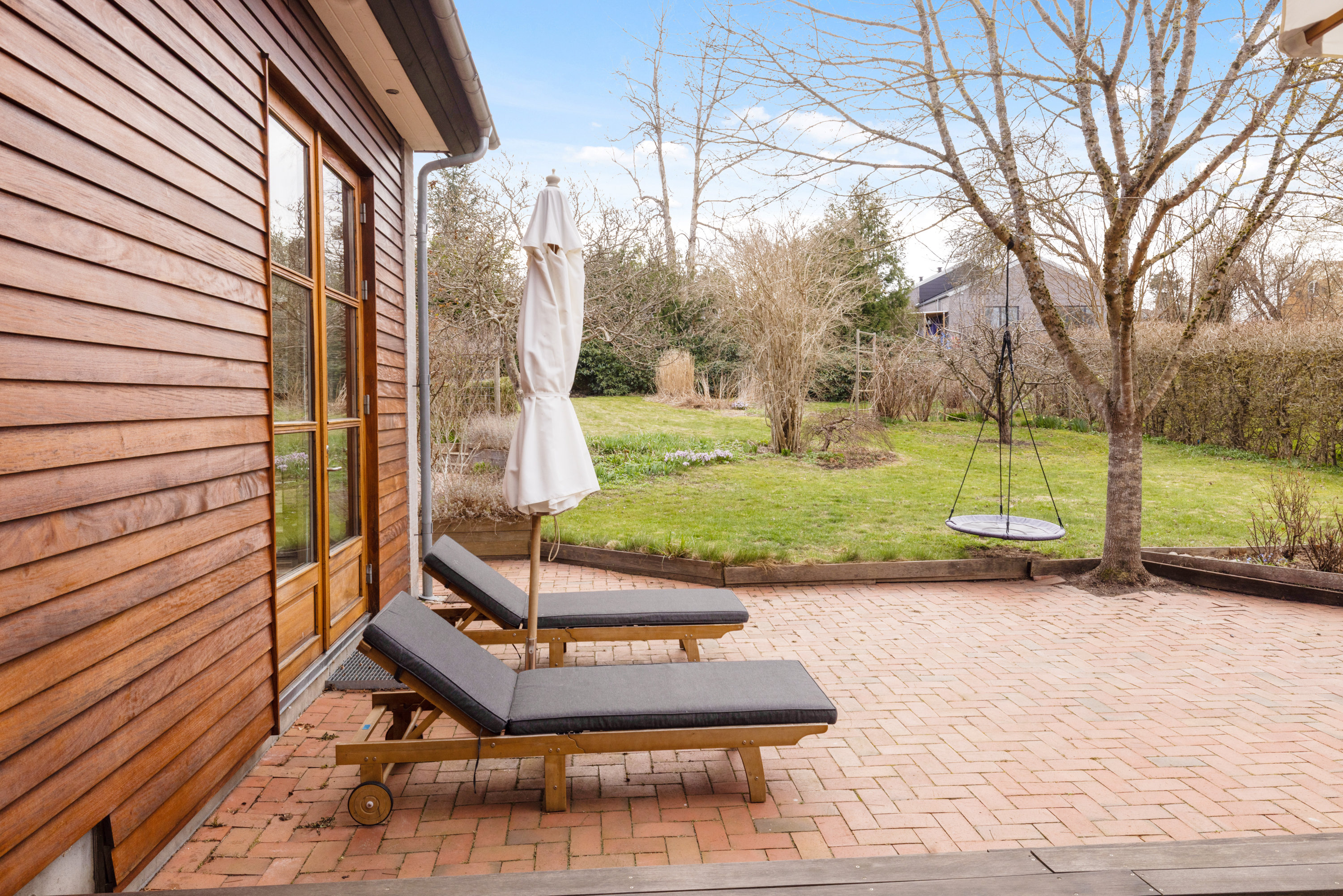 Fremhævet terrasse billede i fuldskærmstilstand. Billede af Baunevang 9, 3460 Birkerød