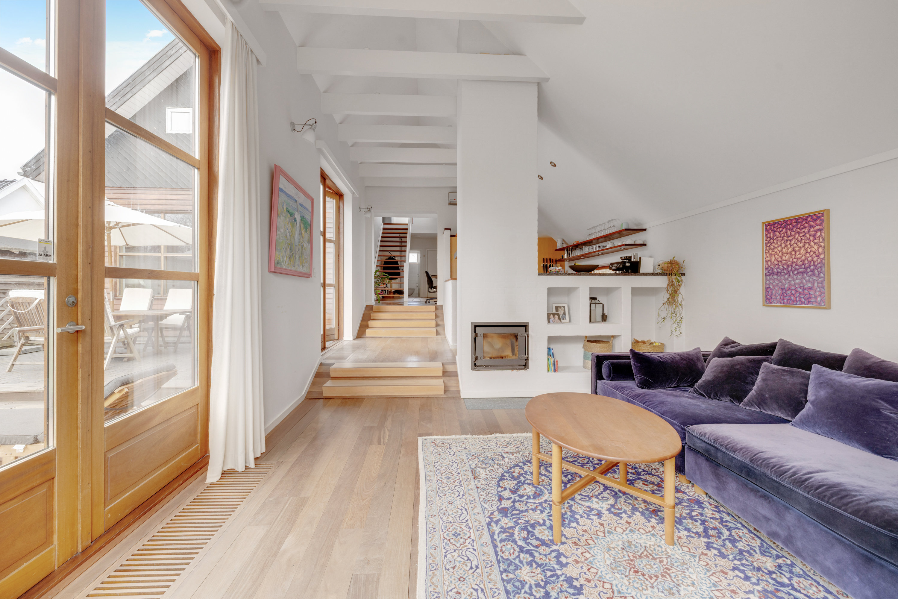 Fremhævet stue billede i fuldskærmstilstand. Billede af Baunevang 9, 3460 Birkerød