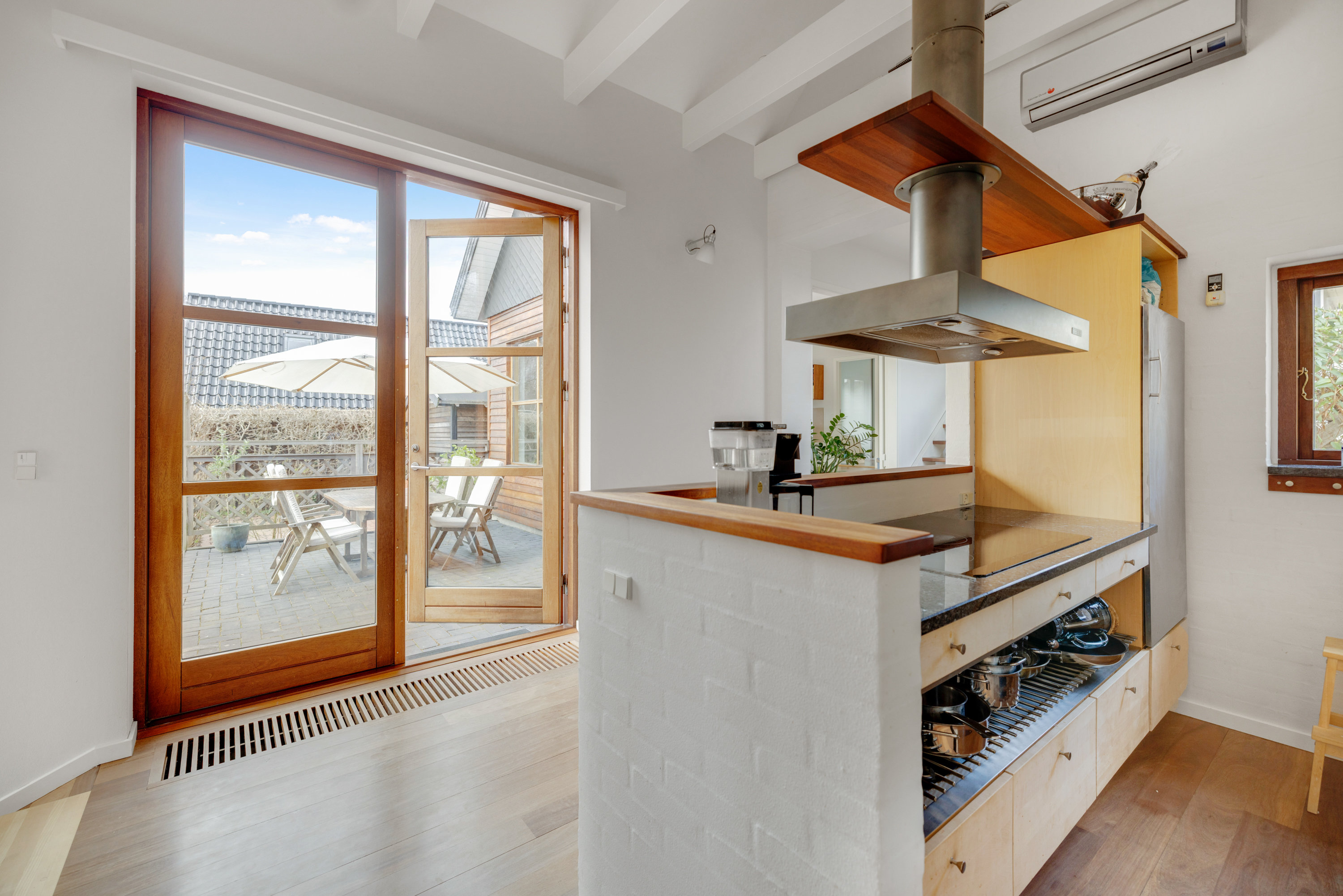 Fremhævet køkken billede i fuldskærmstilstand. Billede af Baunevang 9, 3460 Birkerød