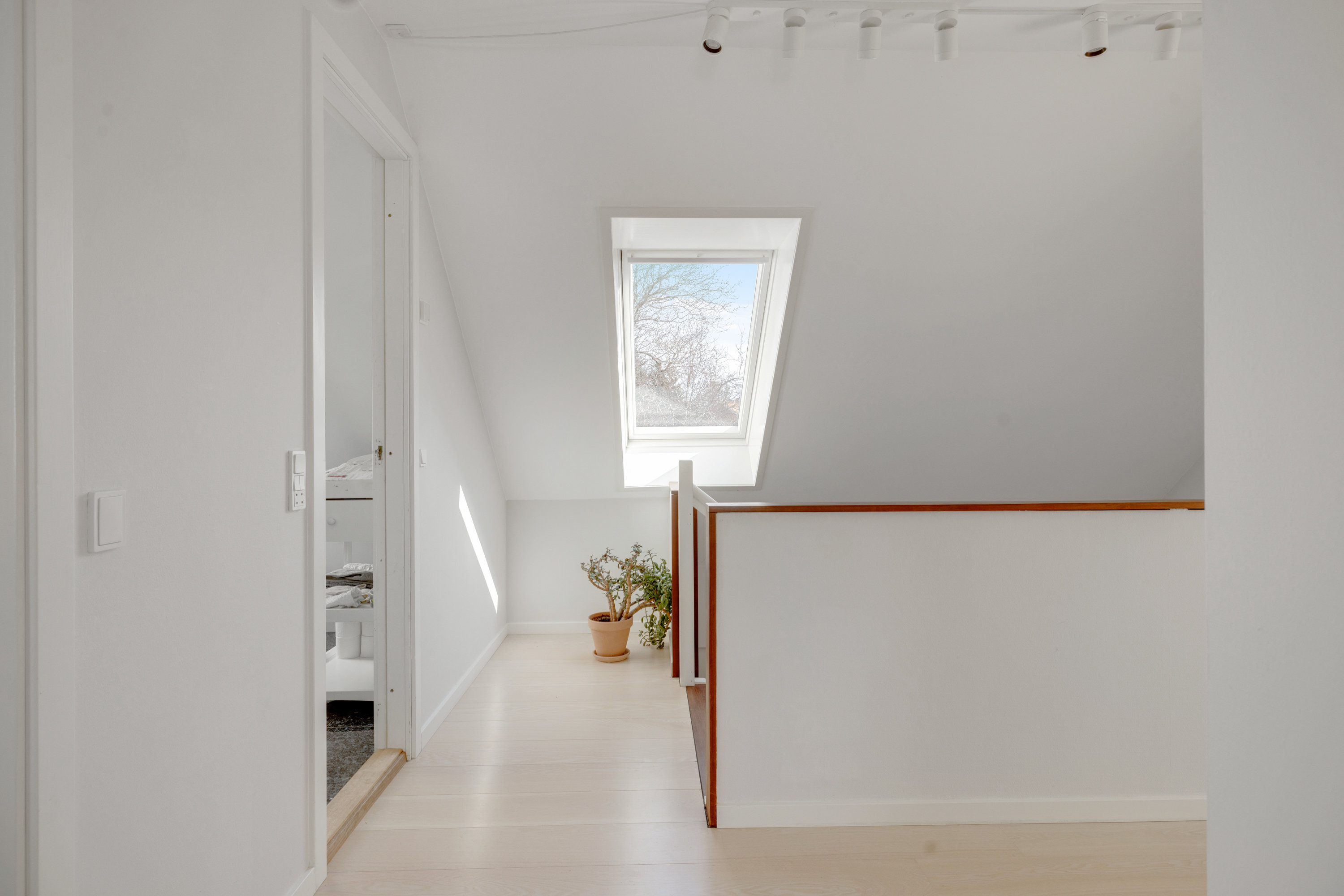 Fremhævet gang billede i fuldskærmstilstand. Billede af Baunevang 9, 3460 Birkerød