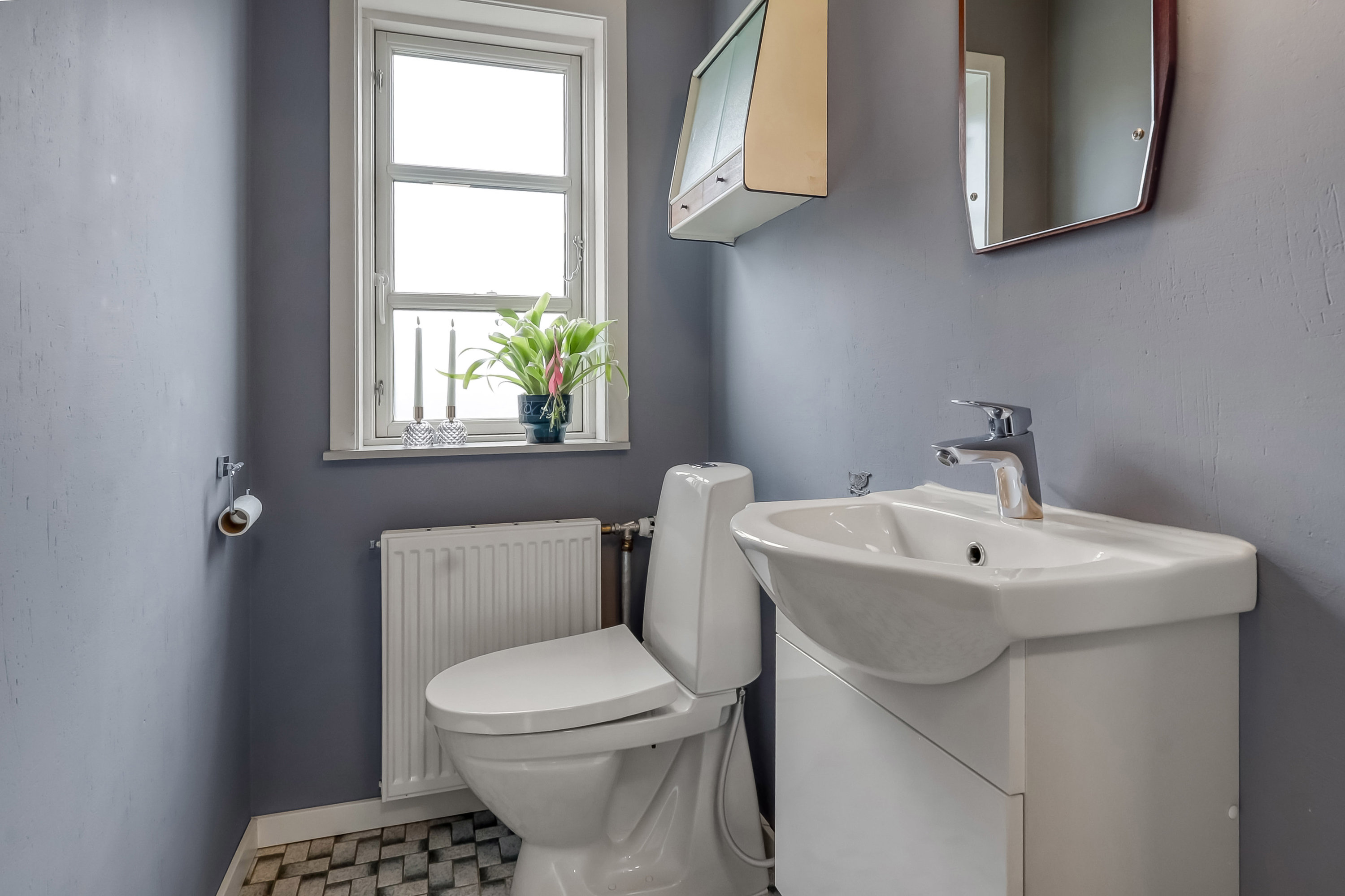 Fremhævet toilet billede i fuldskærmstilstand. Billede af Bjerrebyvej 69, Tåsinge, 5700 Svendborg