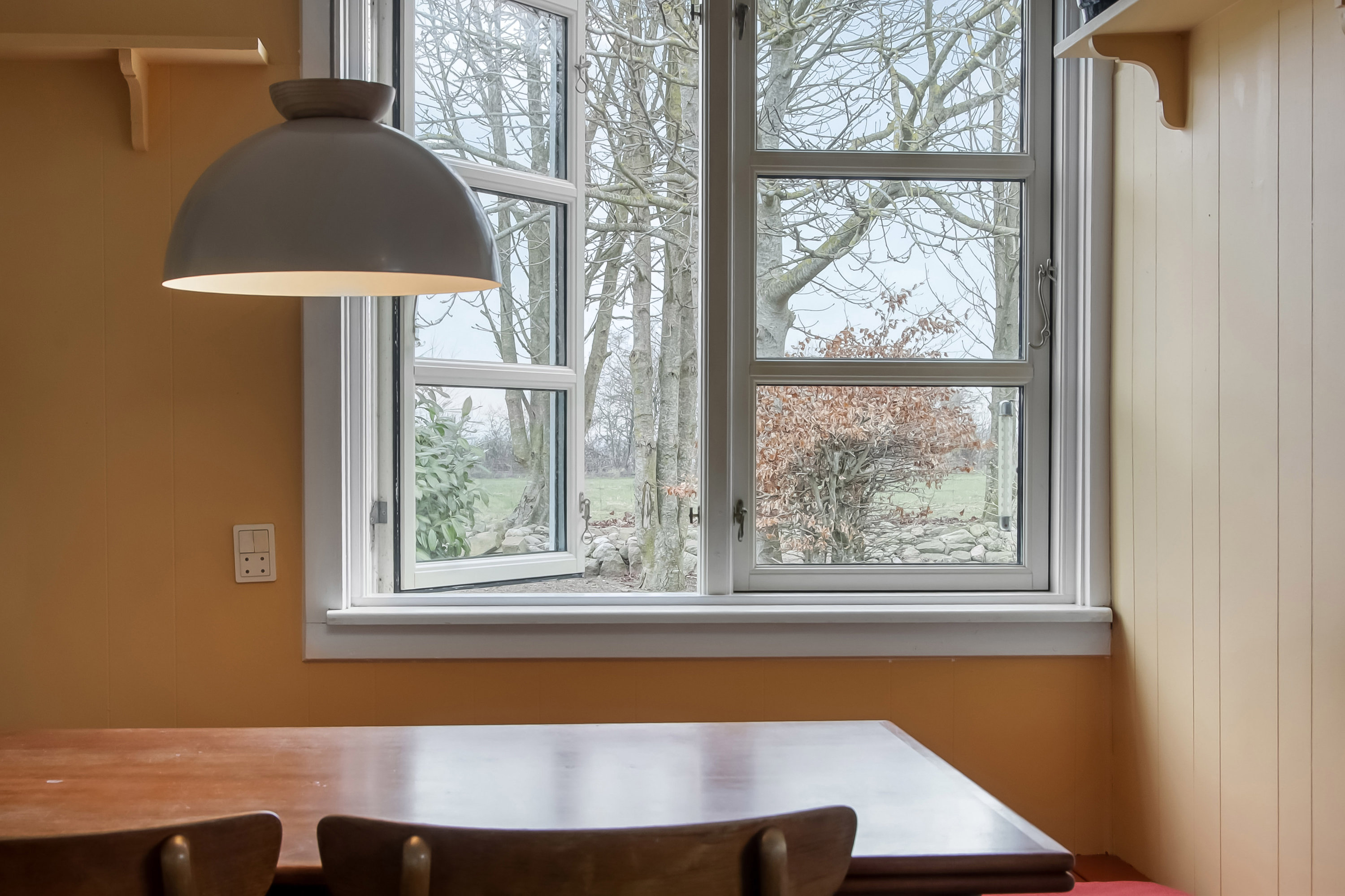 Fremhævet stue billede i fuldskærmstilstand. Billede af Bjerrebyvej 69, Tåsinge, 5700 Svendborg