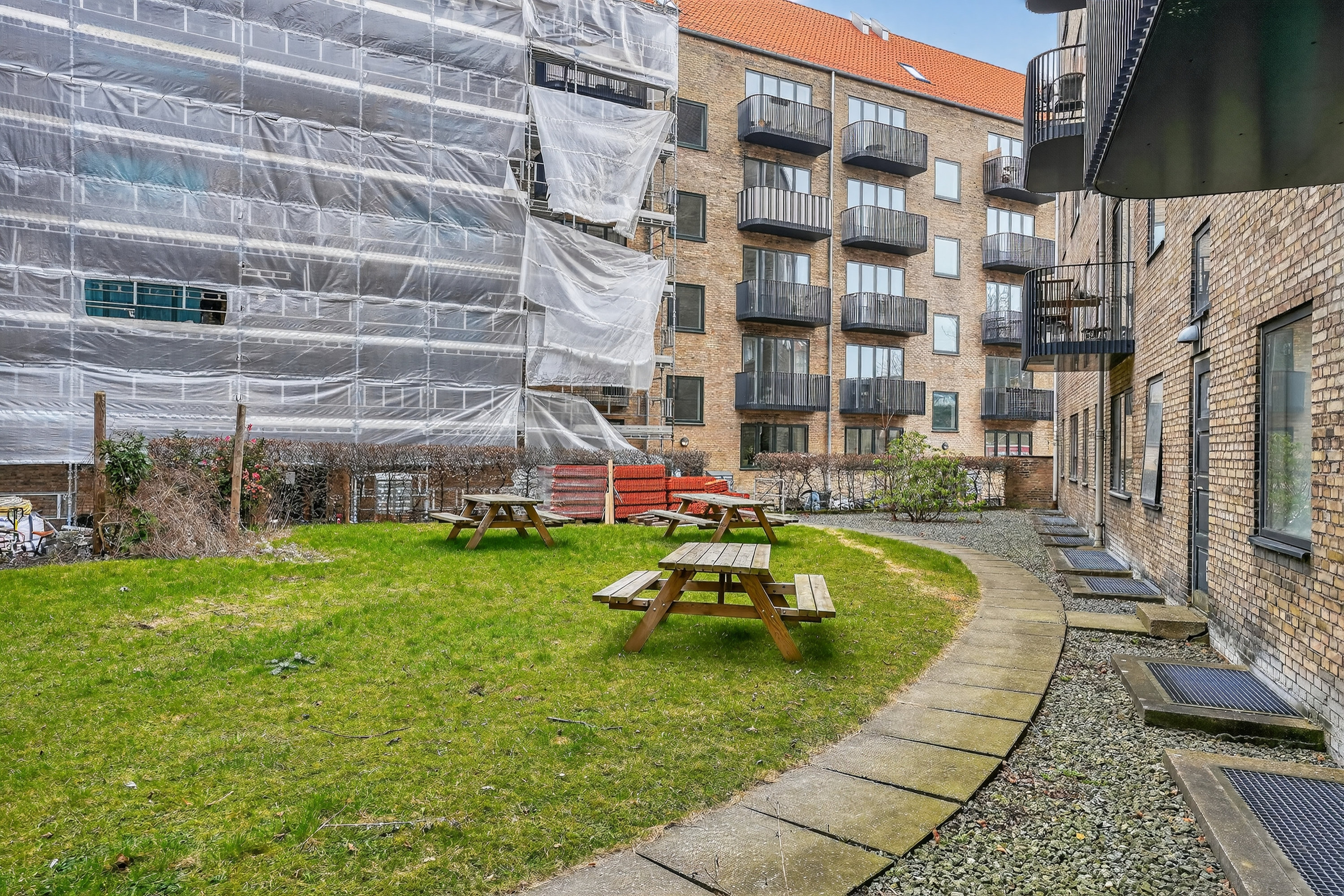 Fremhævet gårdmiljø billede i fuldskærmstilstand. Billede af Æbeløgade 26, 2. th., 2100 København Ø