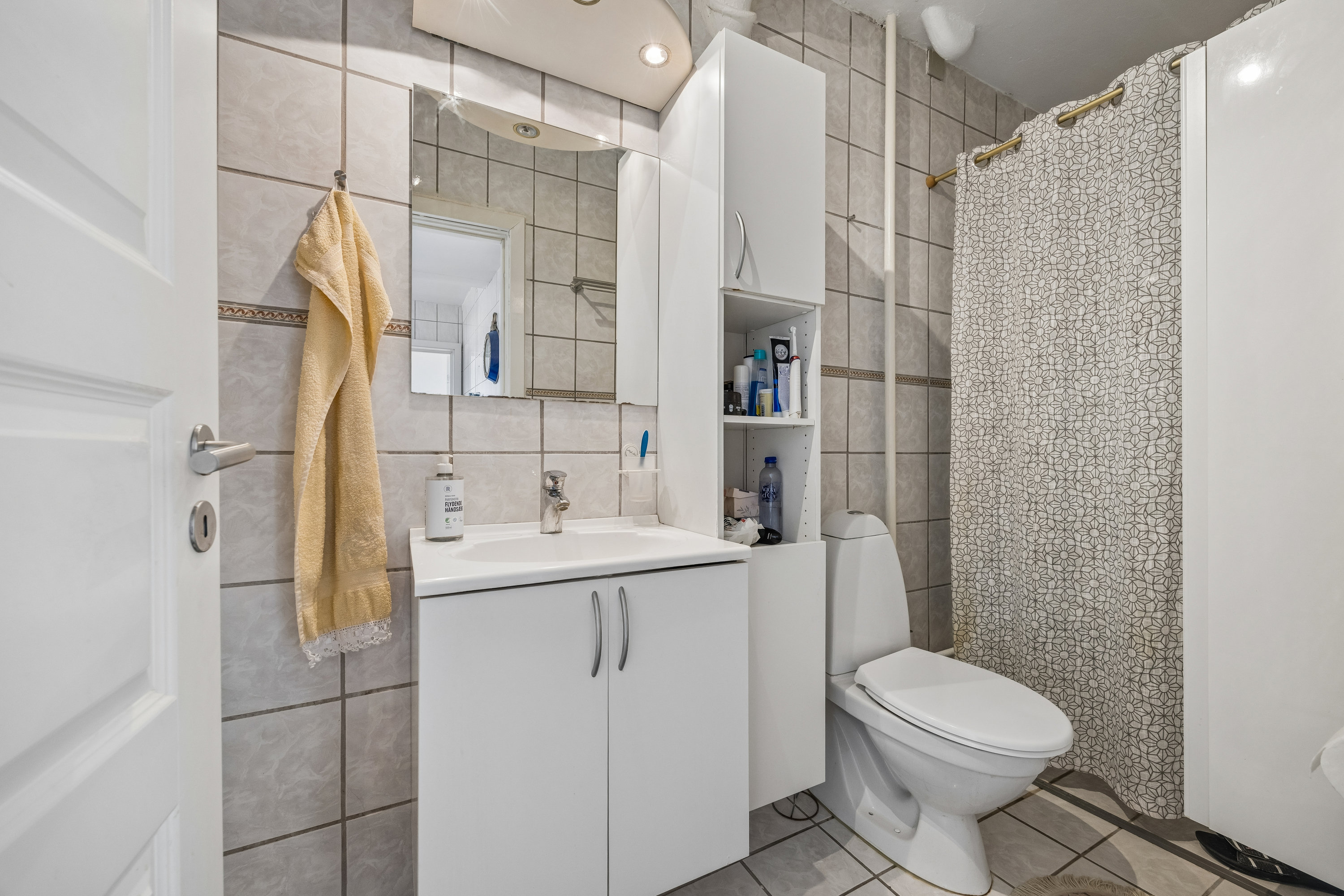 Fremhævet badeværelse billede i fuldskærmstilstand. Billede af Sofievej 56, st.., 9000 Aalborg