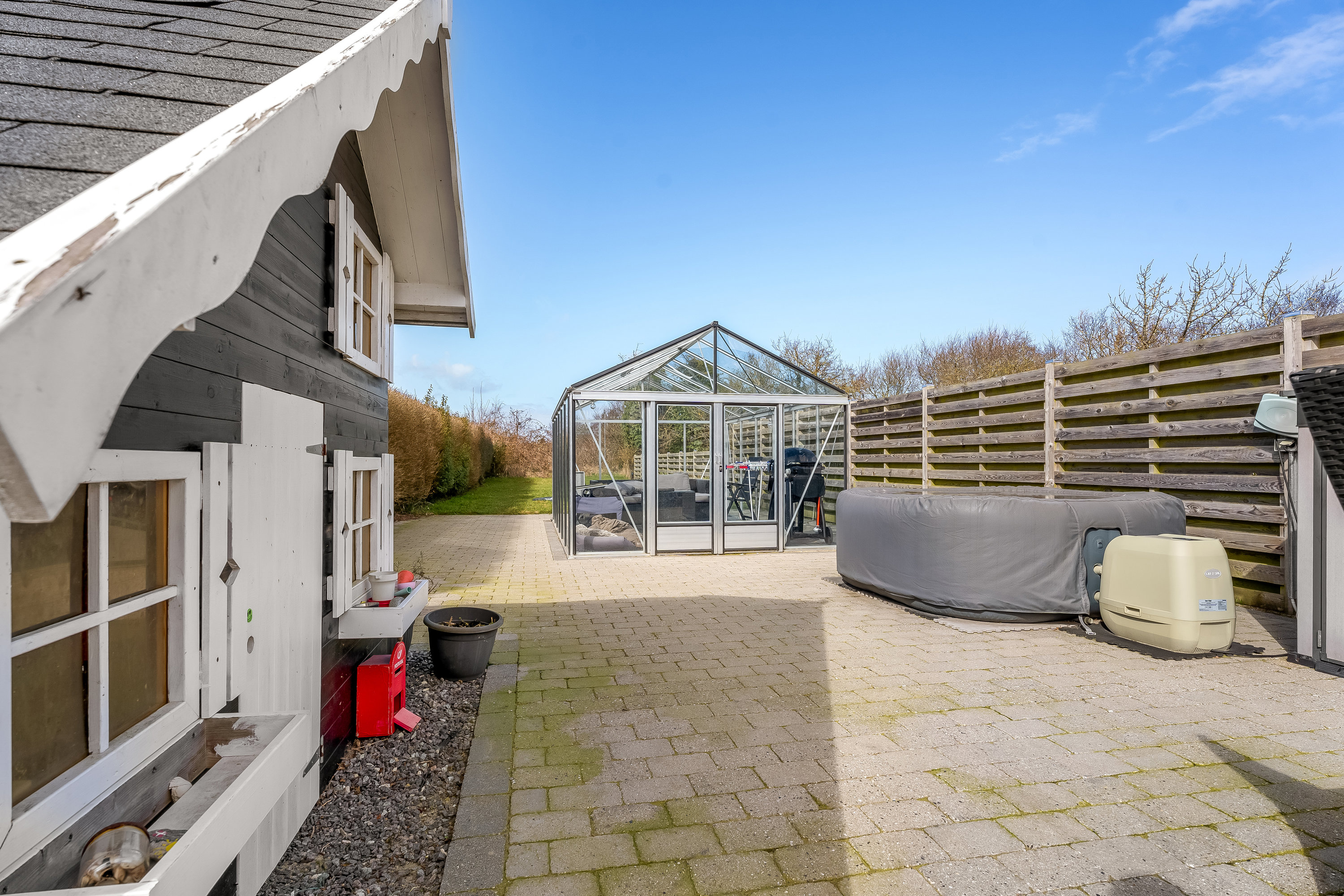 Fremhævet terrasse billede i fuldskærmstilstand. Billede af Engvej 9, 4900 Nakskov