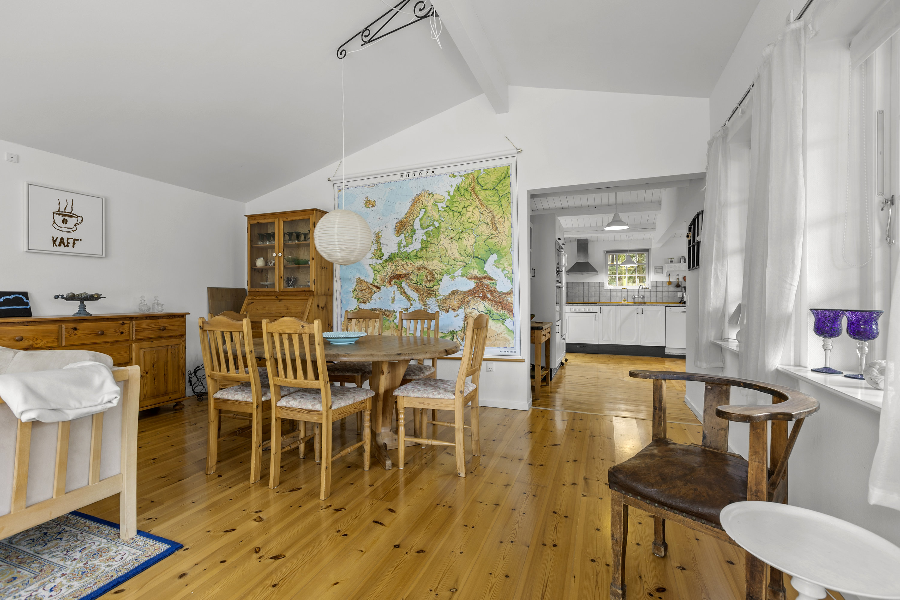 Fremhævet stue billede i fuldskærmstilstand. Billede af Kobjældevej 12, Bjerge Str, 4480 Store Fuglede