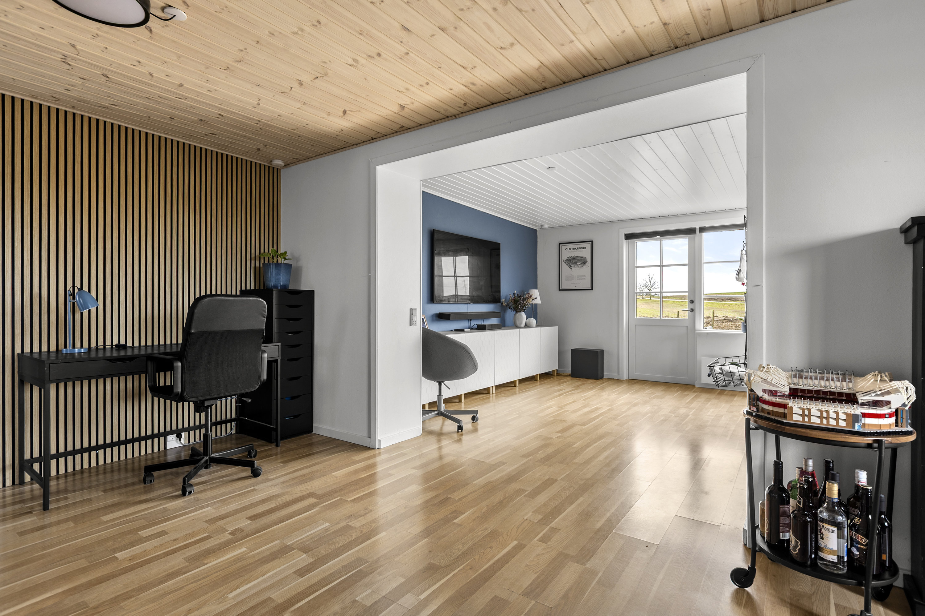 Fremhævet stue billede i fuldskærmstilstand. Billede af Søstremosevej 1, 4400 Kalundborg