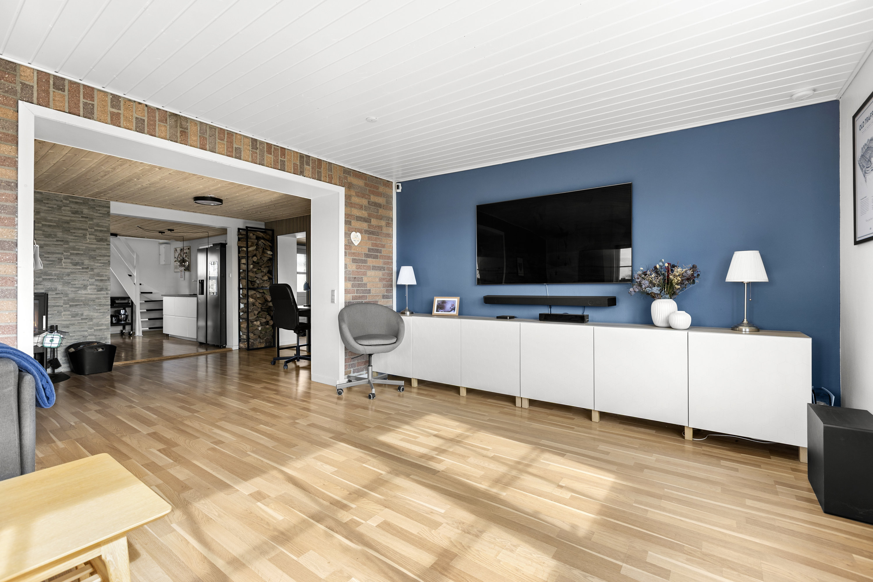 Fremhævet stue billede i fuldskærmstilstand. Billede af Søstremosevej 1, 4400 Kalundborg