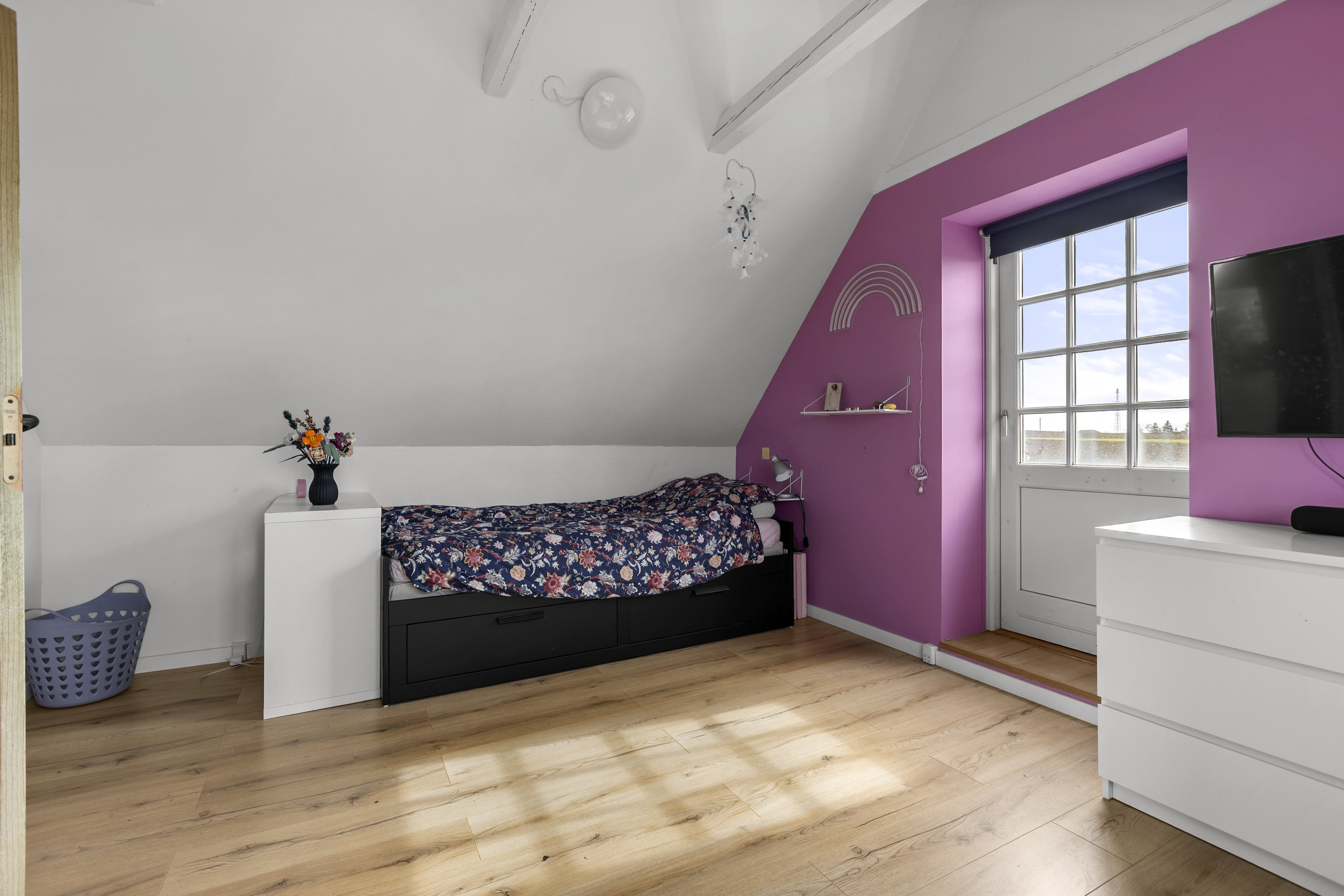 Fremhævet værelse billede i fuldskærmstilstand. Billede af Søstremosevej 1, 4400 Kalundborg