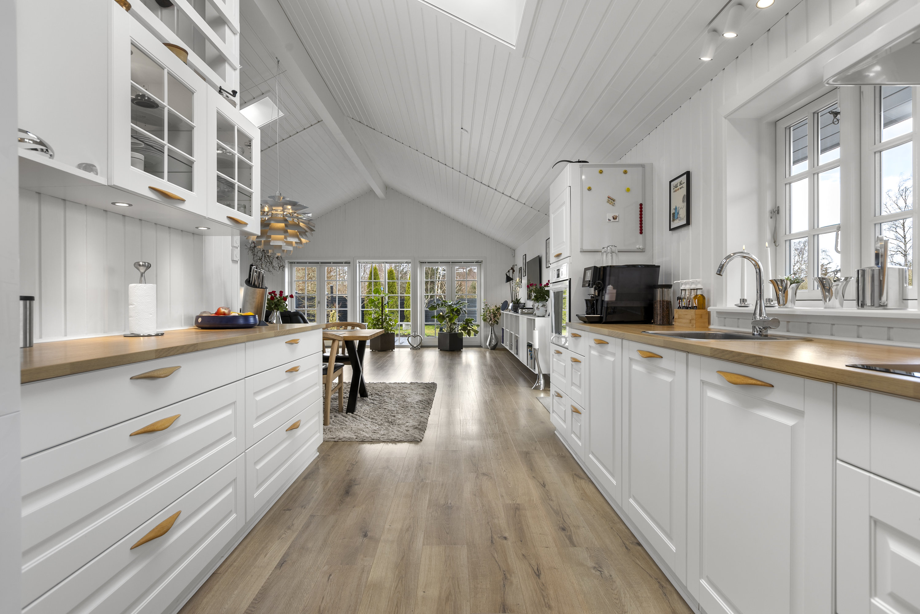 Fremhævet køkken billede i fuldskærmstilstand. Billede af Laurits Hansensvej 2, Bjerge Sydstrand, 4281 Gørlev