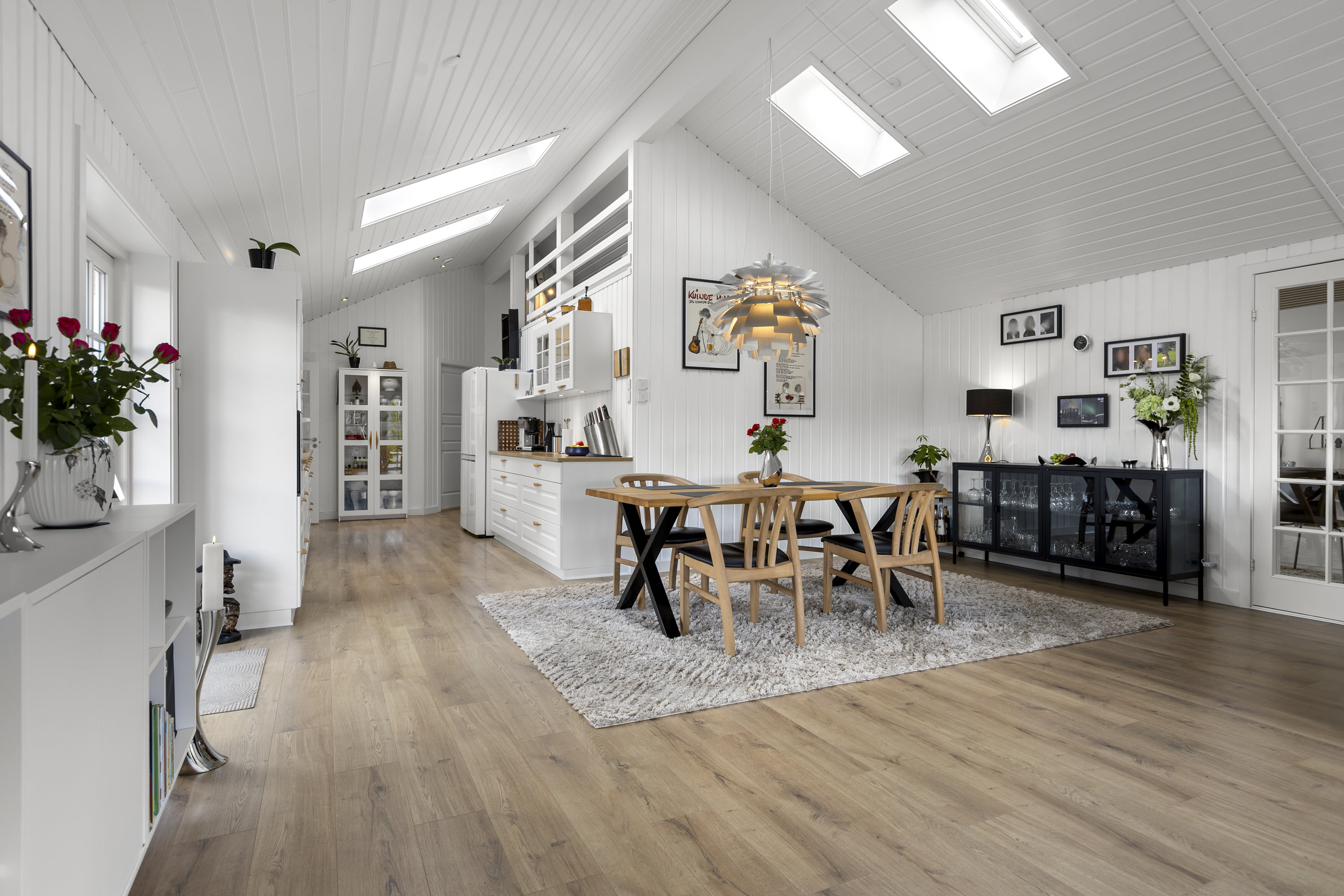 Fremhævet stue billede i fuldskærmstilstand. Billede af Laurits Hansensvej 2, Bjerge Sydstrand, 4281 Gørlev