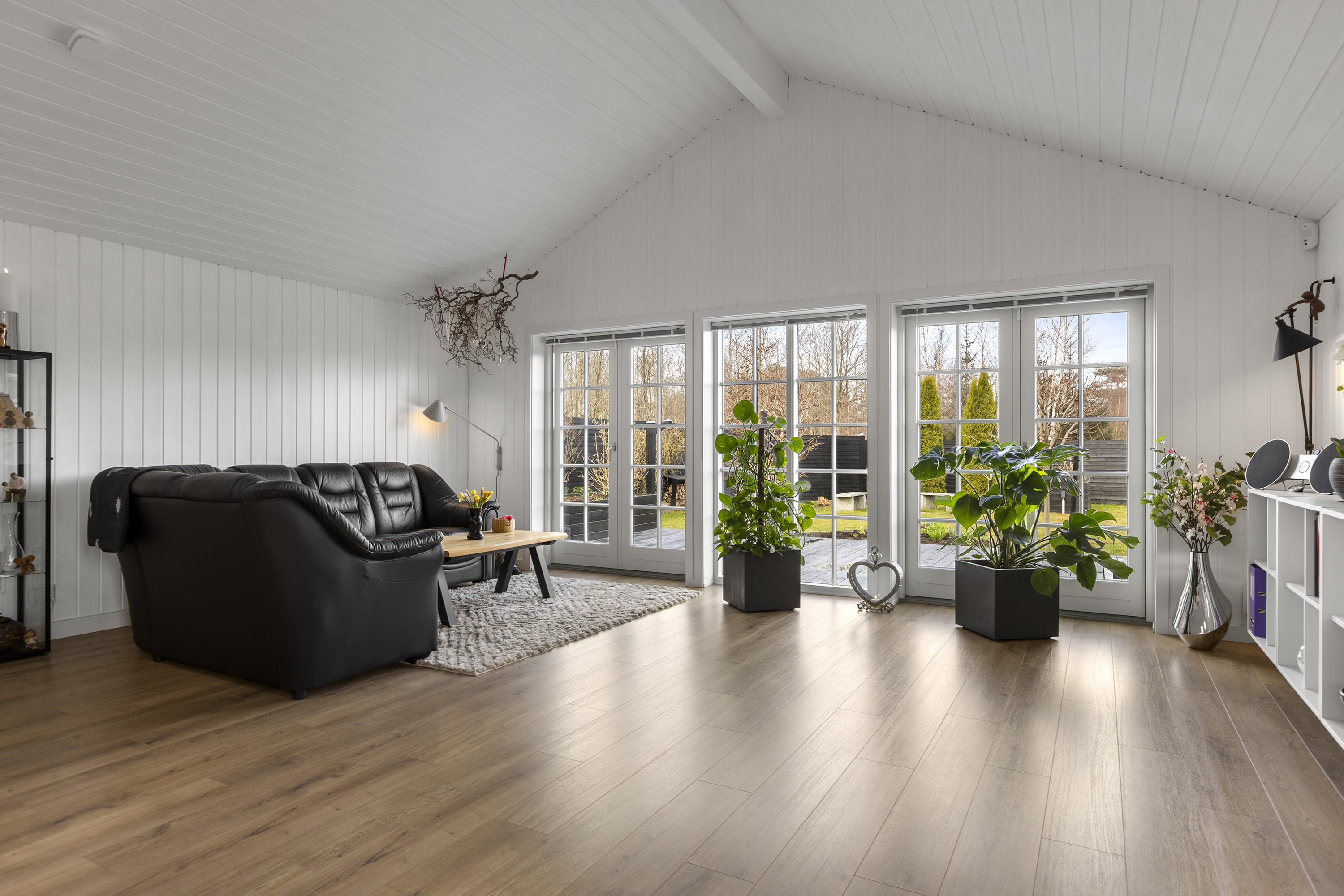 Fremhævet stue billede i fuldskærmstilstand. Billede af Laurits Hansensvej 2, Bjerge Sydstrand, 4281 Gørlev