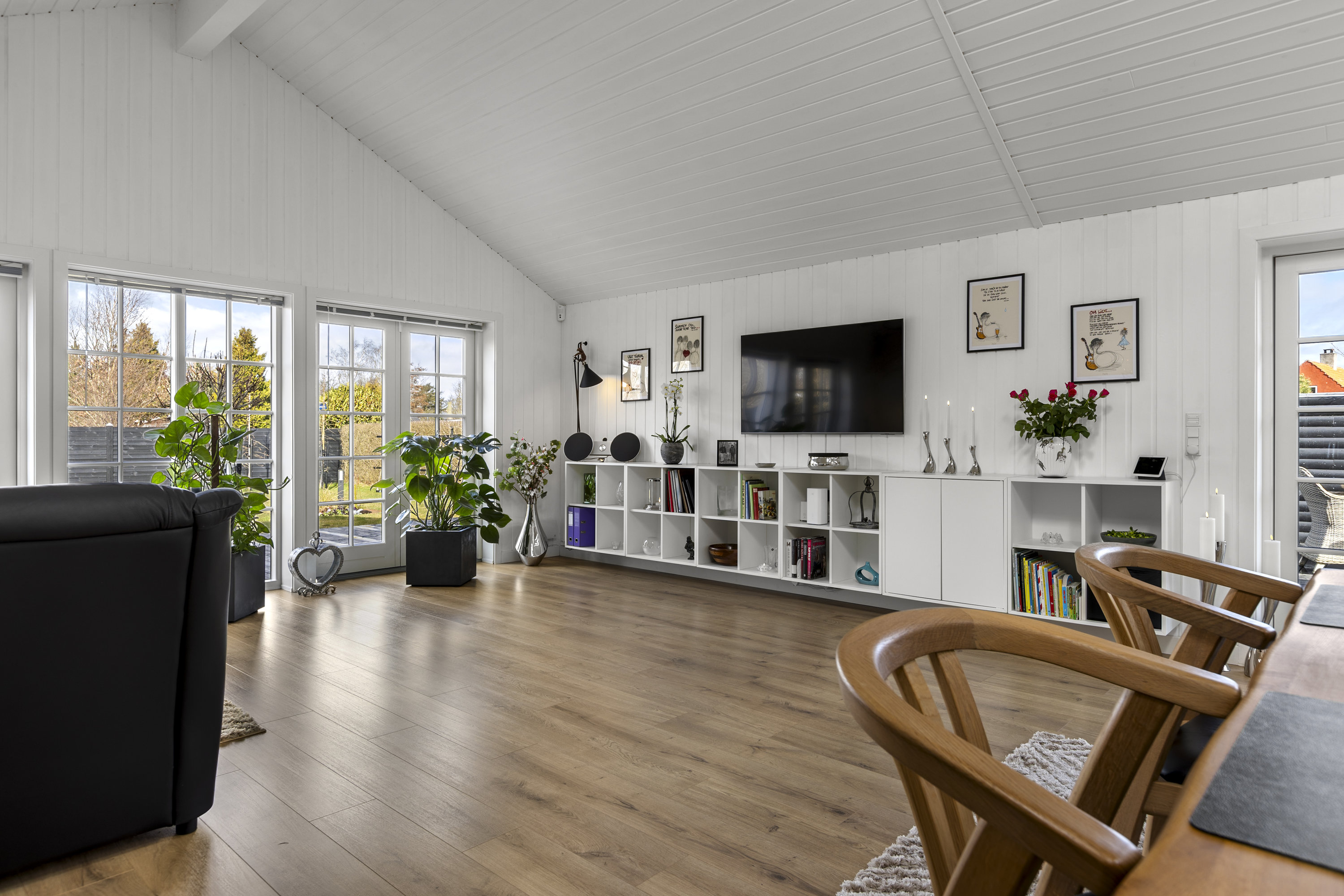 Fremhævet stue billede i fuldskærmstilstand. Billede af Laurits Hansensvej 2, Bjerge Sydstrand, 4281 Gørlev