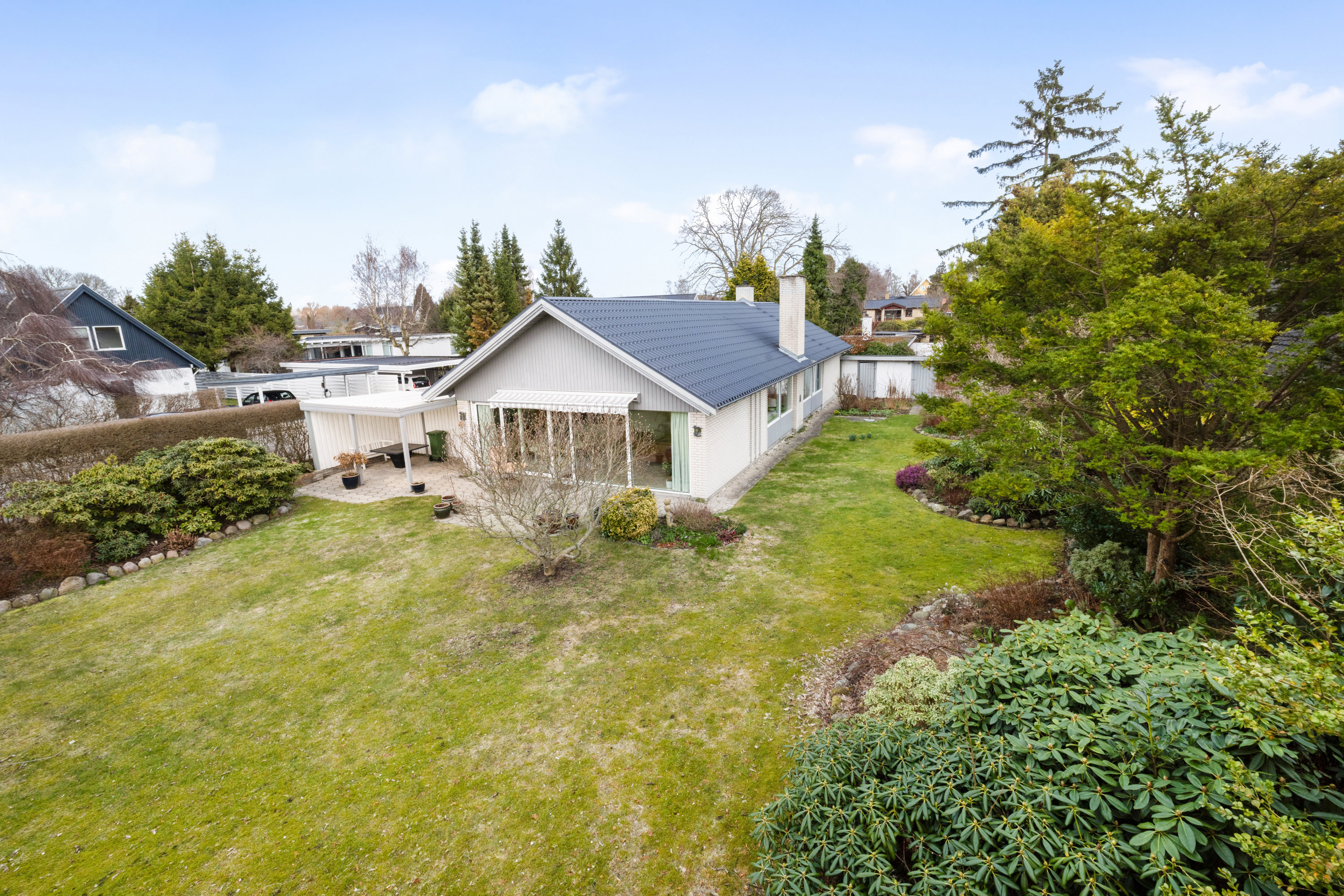 Fremhævet facade billede i fuldskærmstilstand. Billede af Kikudbakken 13, 2730 Herlev