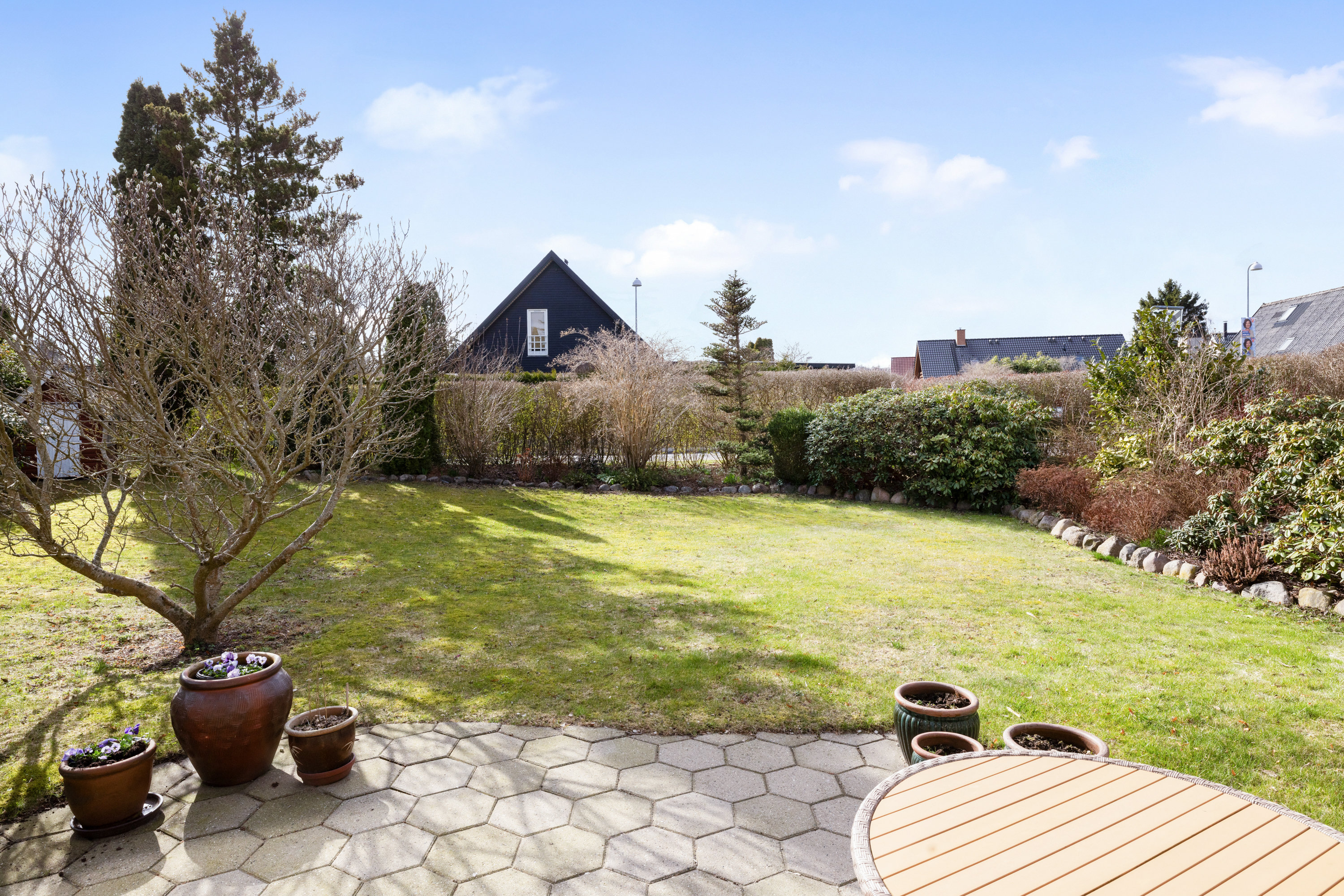 Fremhævet have billede i fuldskærmstilstand. Billede af Kikudbakken 13, 2730 Herlev