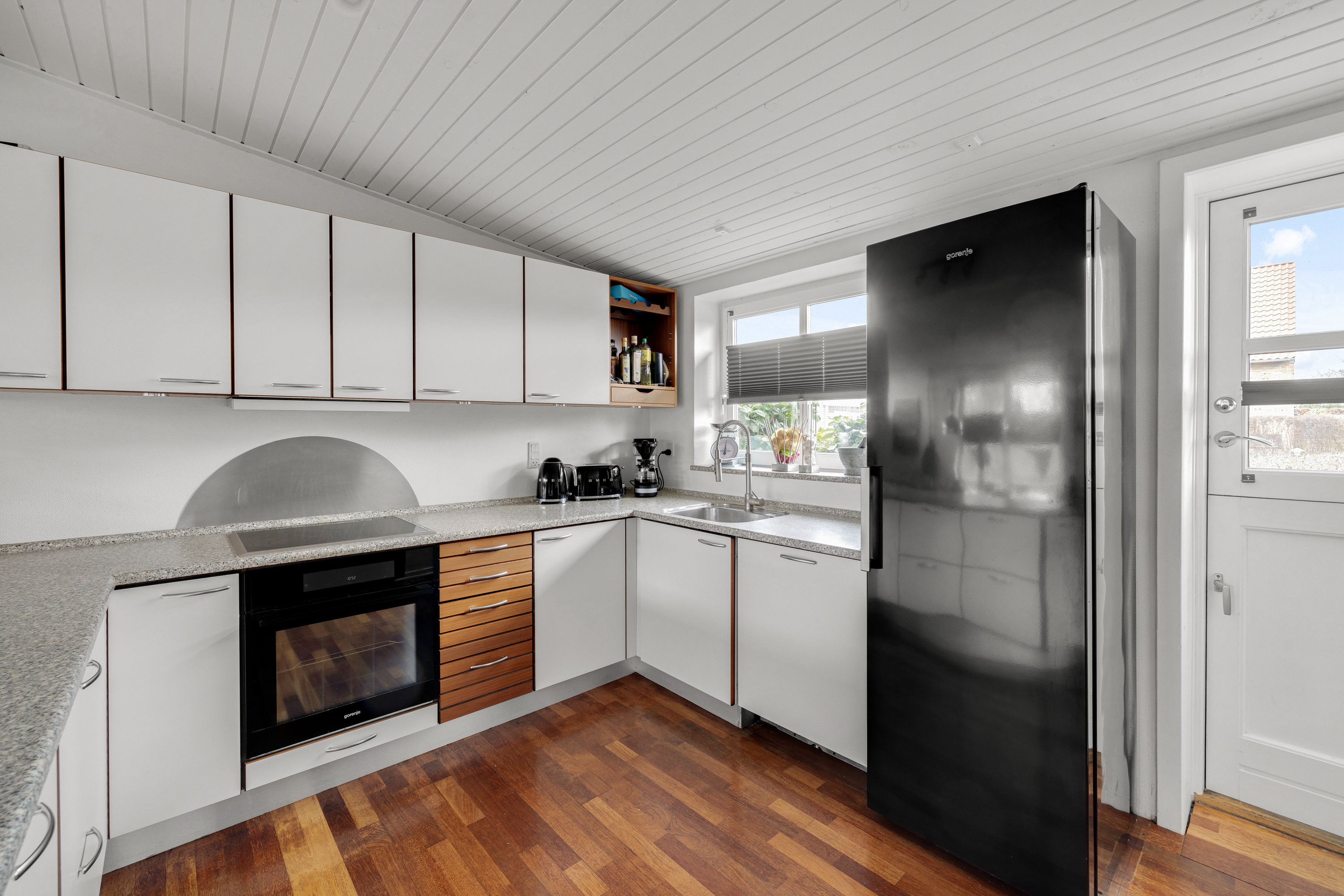 Fremhævet køkken billede i fuldskærmstilstand. Billede af Ågerupvej 177, 2750 Ballerup