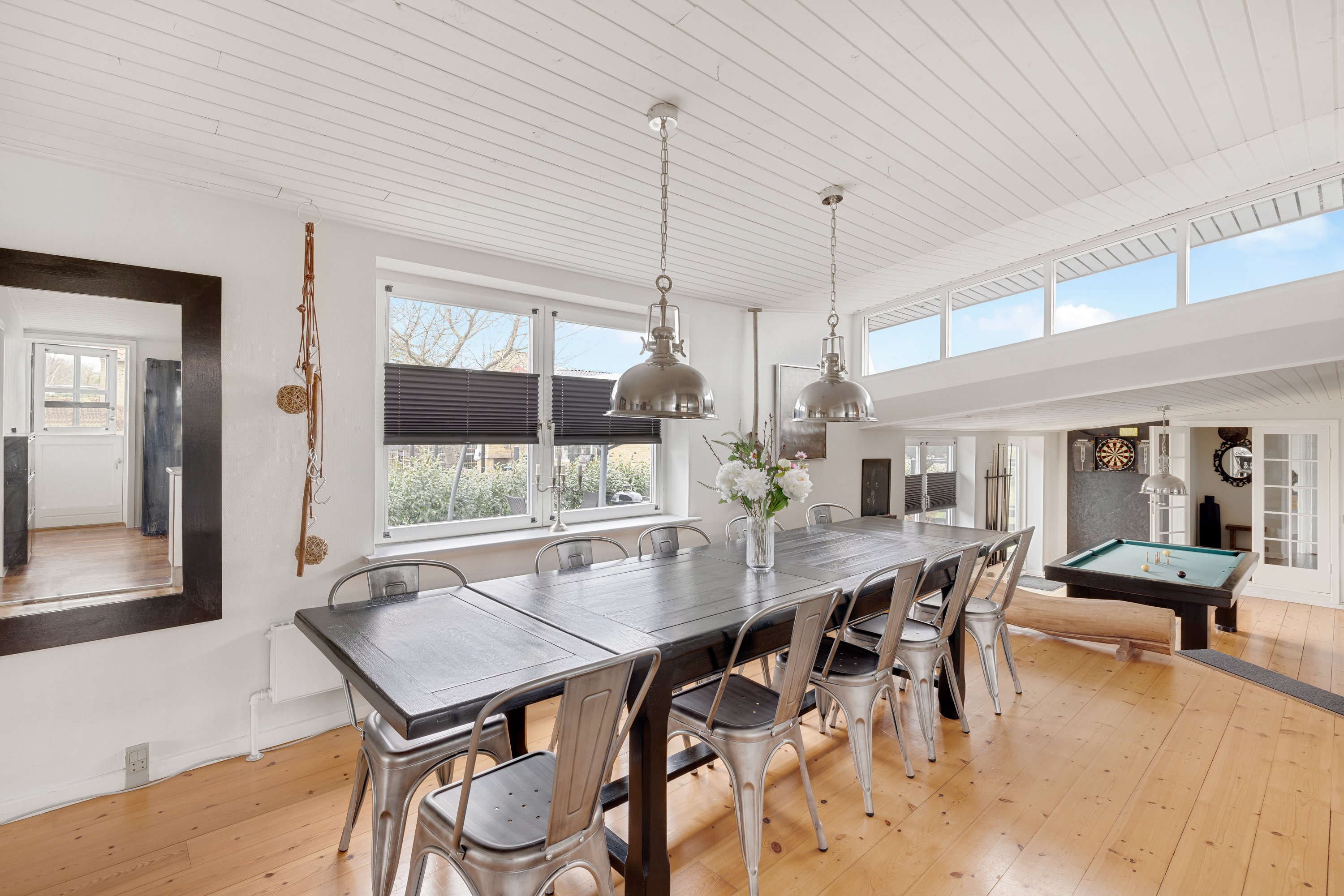 Fremhævet stue billede i fuldskærmstilstand. Billede af Ågerupvej 177, 2750 Ballerup