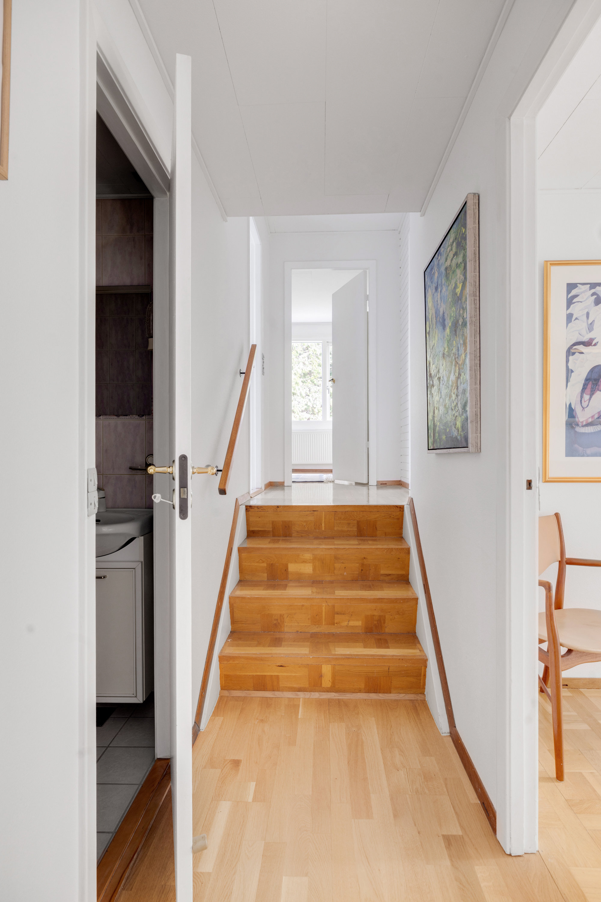 Fremhævet gang billede i fuldskærmstilstand. Billede af Kikudbakken 13, 2730 Herlev