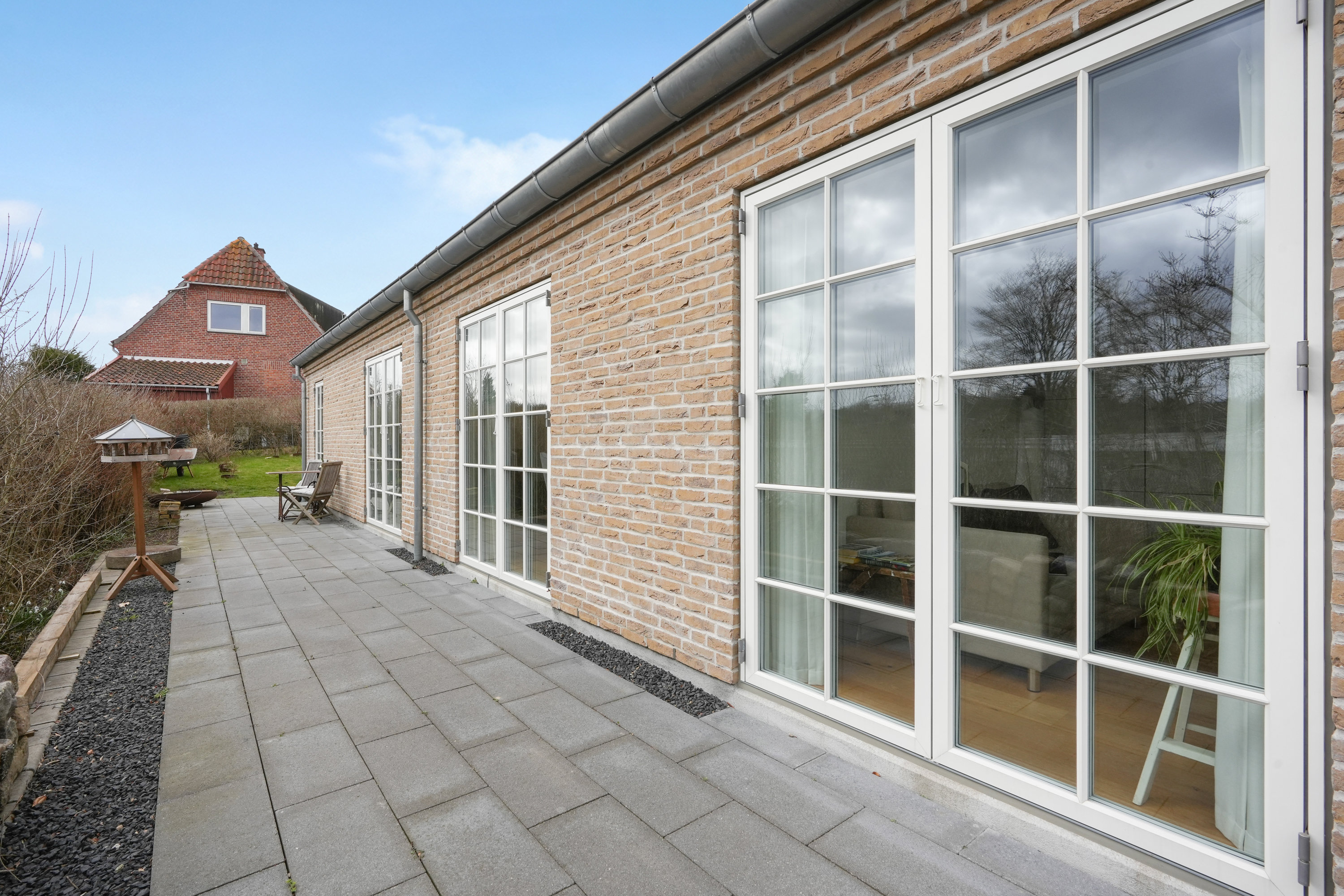 Fremhævet facade billede i fuldskærmstilstand. Billede af Carinaparken 73, 3460 Birkerød