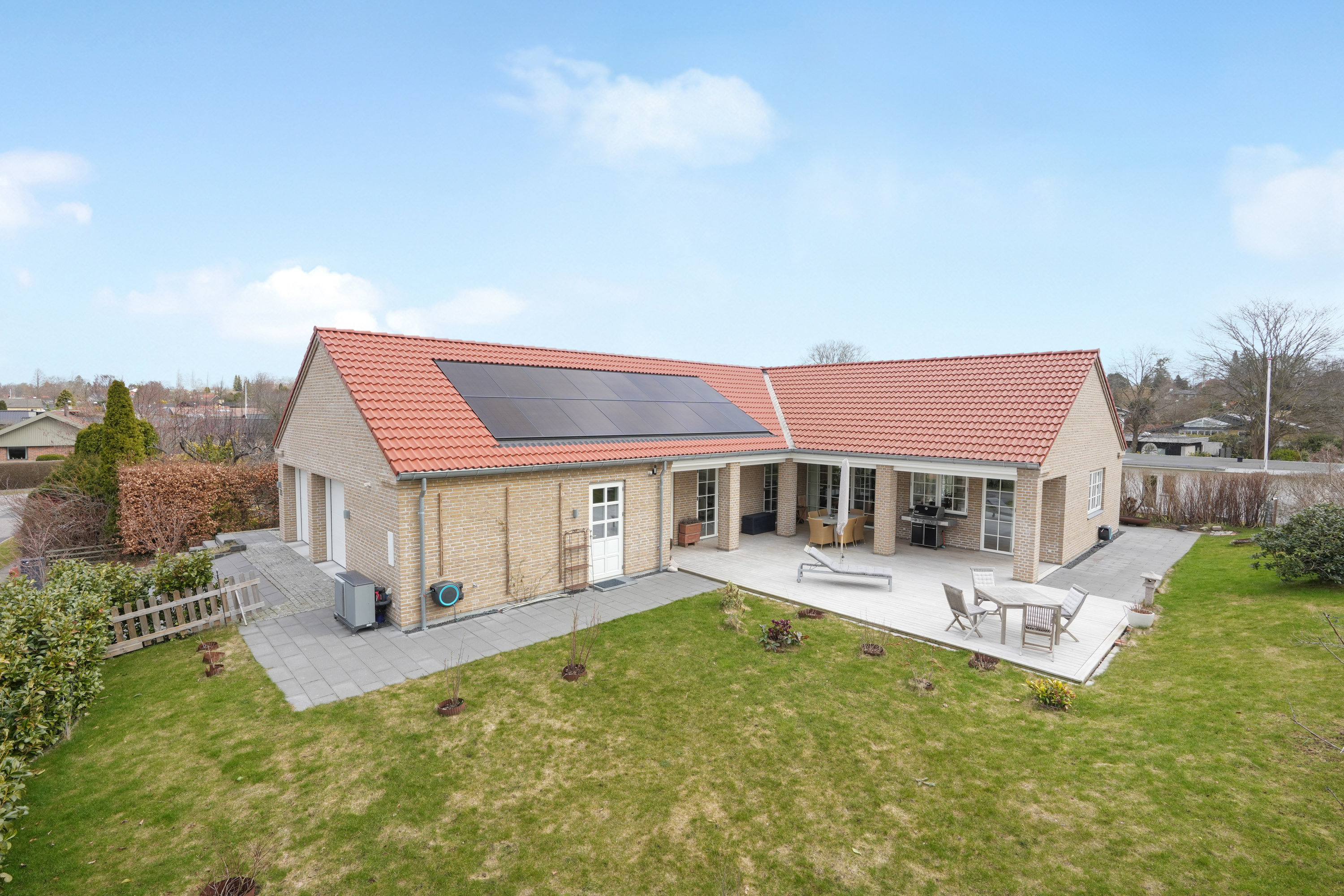 Miniaturebillede 1: facade. Billede af Carinaparken 73, 3460 Birkerød