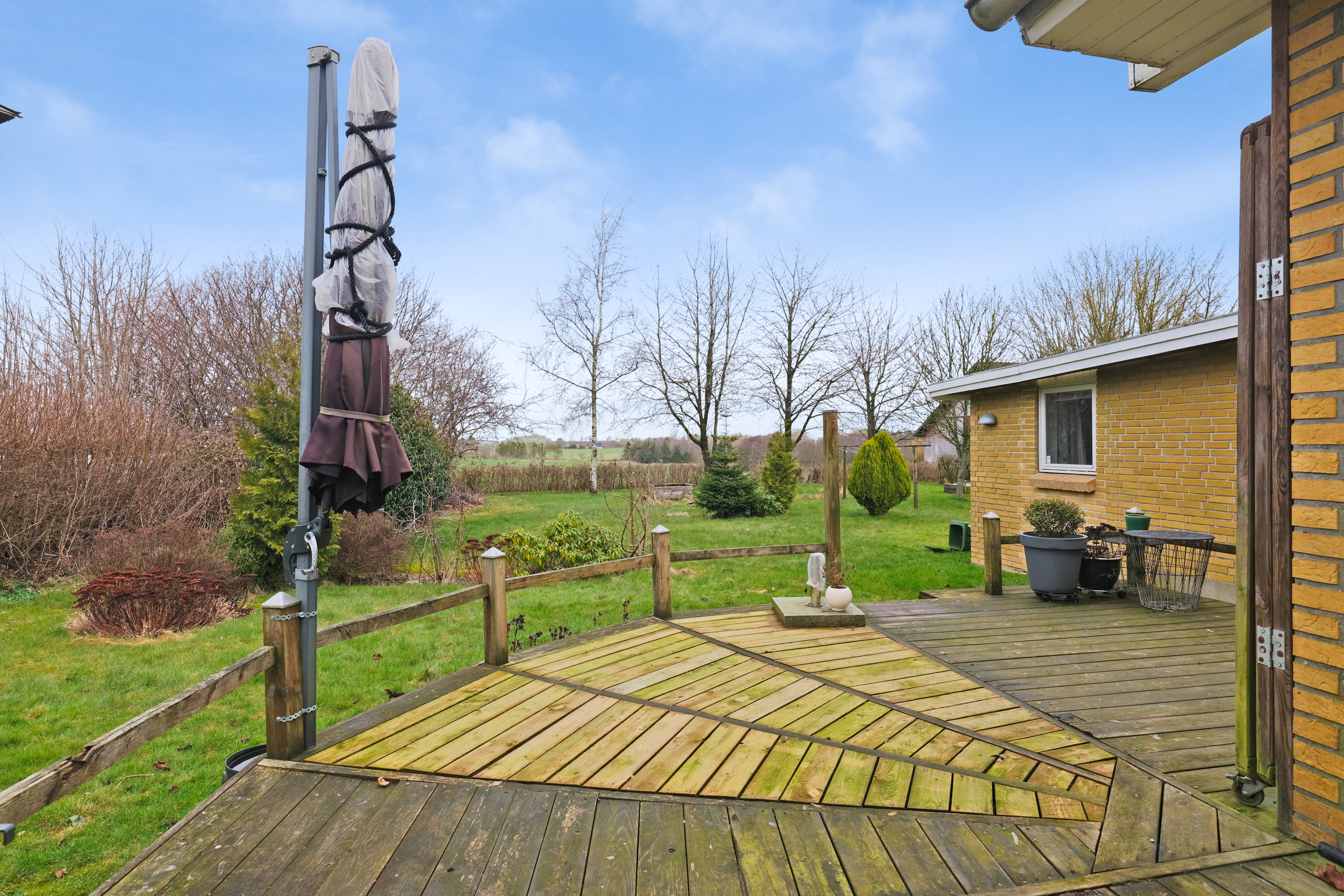 Fremhævet terrasse billede i fuldskærmstilstand. Billede af Chr. Richardtsvej 15, Ørsted, 5620 Glamsbjerg