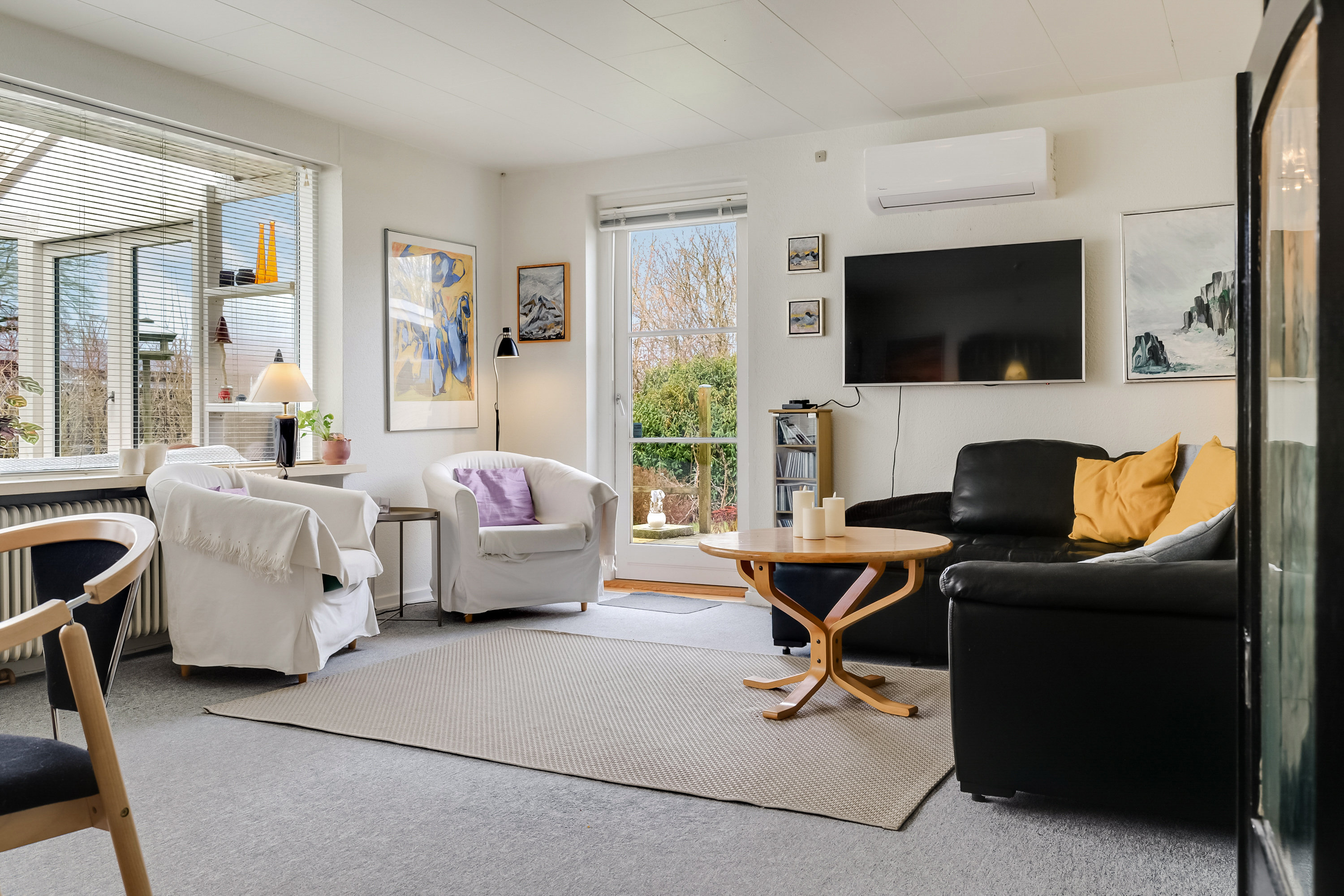 Fremhævet stue billede i fuldskærmstilstand. Billede af Chr. Richardtsvej 15, Ørsted, 5620 Glamsbjerg