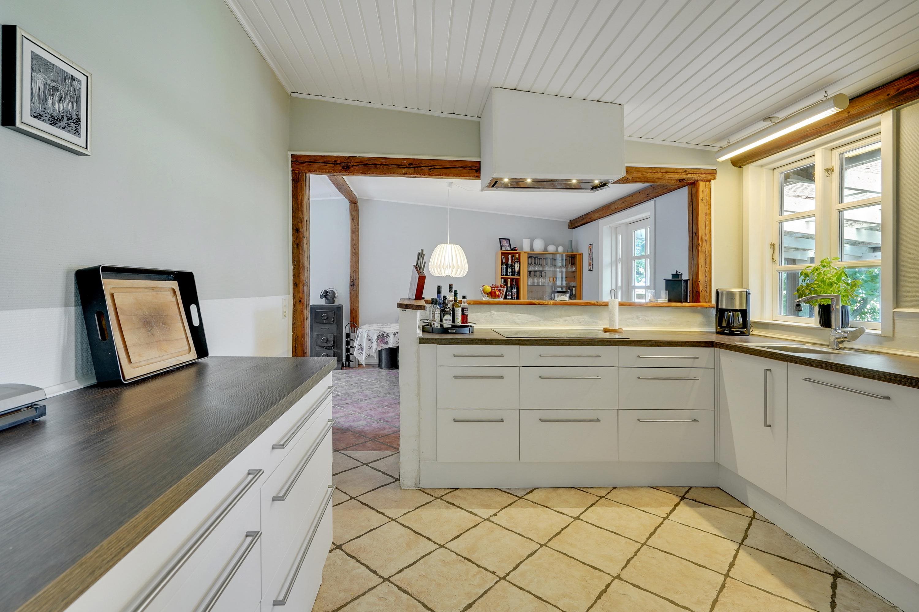 Fremhævet køkken billede i fuldskærmstilstand. Billede af Østre Landevej 128, 4930 Maribo