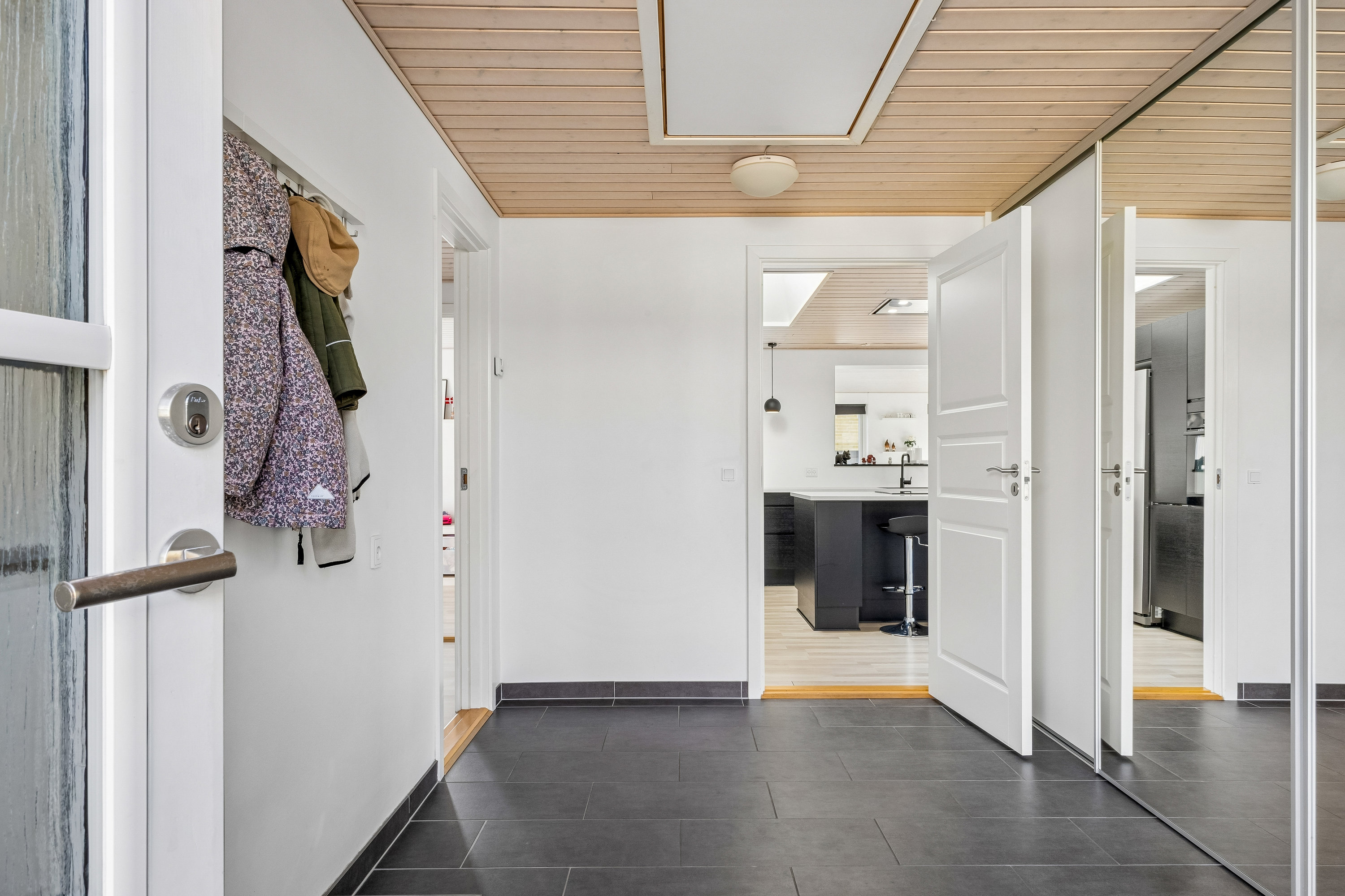 Fremhævet gang billede i fuldskærmstilstand. Billede af Ternevej 9, 4291 Ruds Vedby