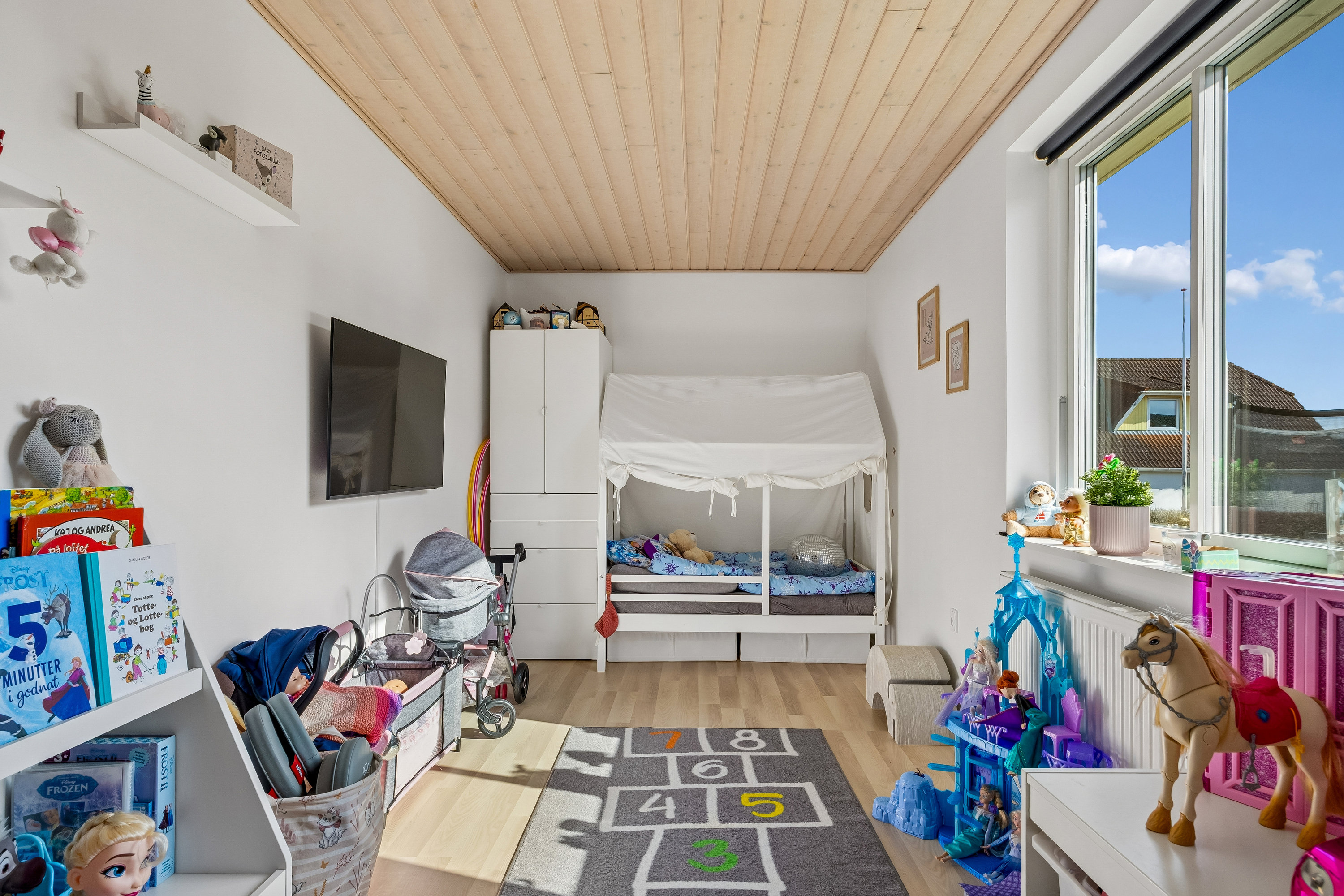 Fremhævet stue billede i fuldskærmstilstand. Billede af Ternevej 9, 4291 Ruds Vedby