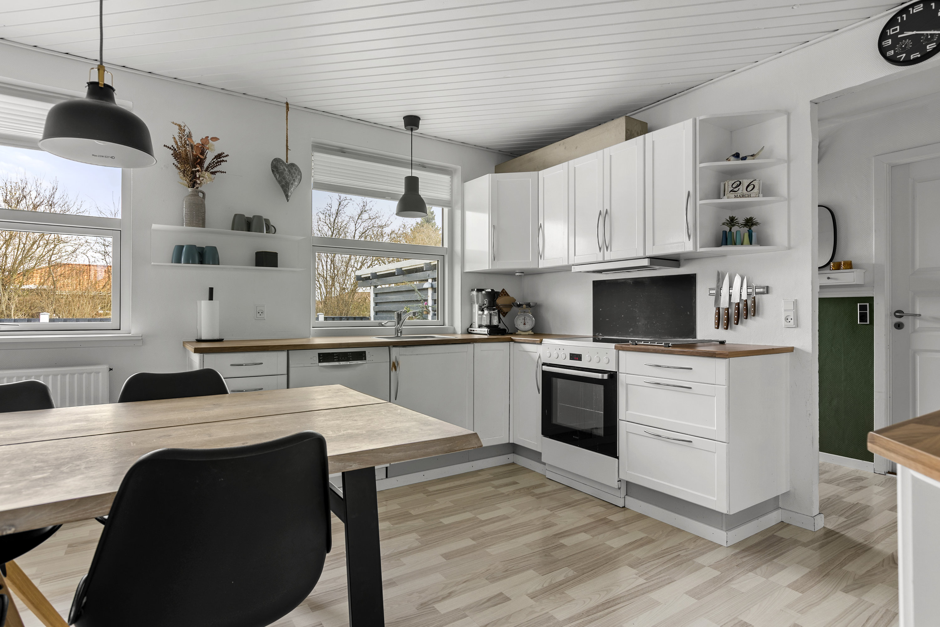 Fremhævet køkken billede i fuldskærmstilstand. Billede af Tornerosevej 2, 4200 Slagelse