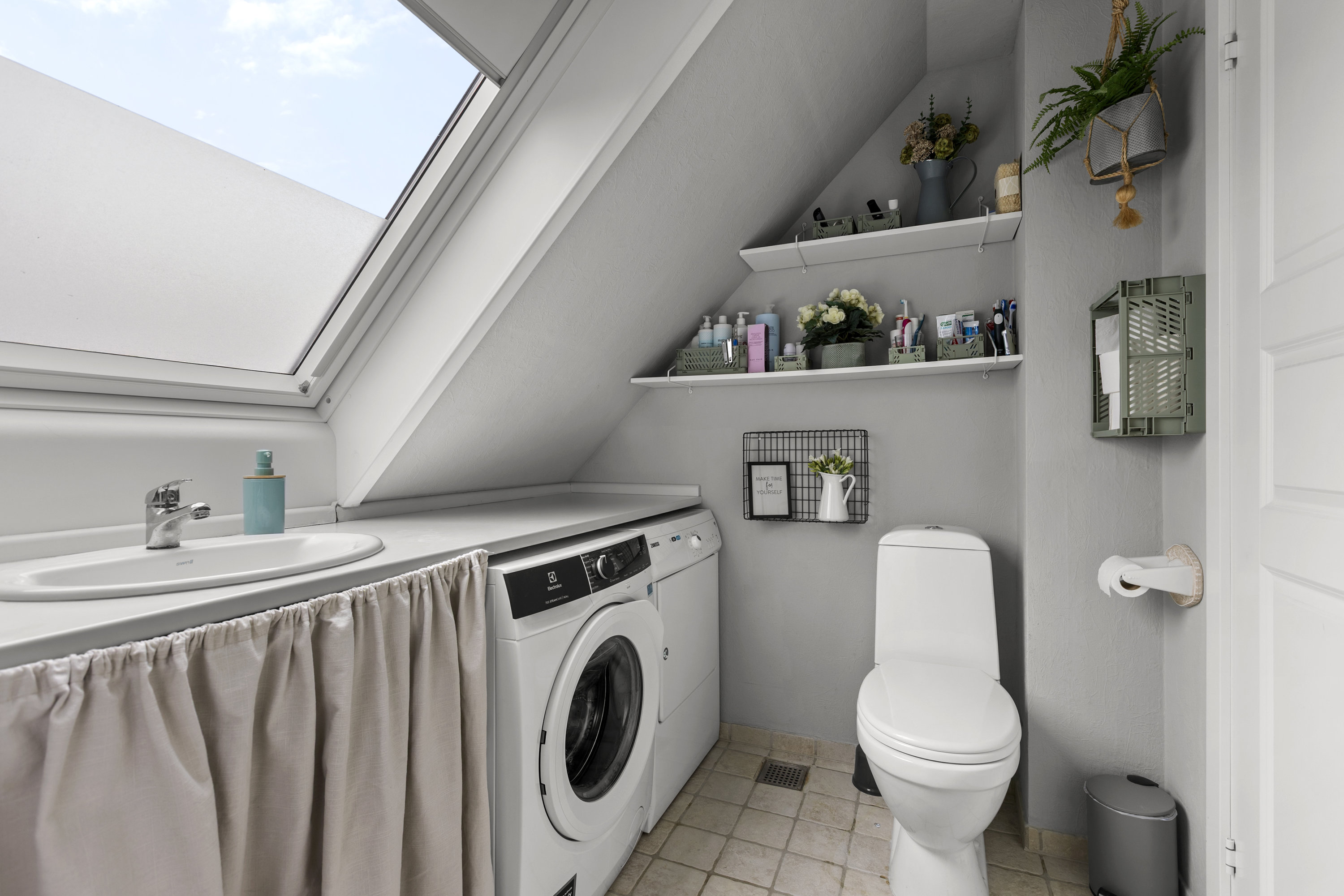 Fremhævet badeværelse billede i fuldskærmstilstand. Billede af Tornerosevej 2, 4200 Slagelse