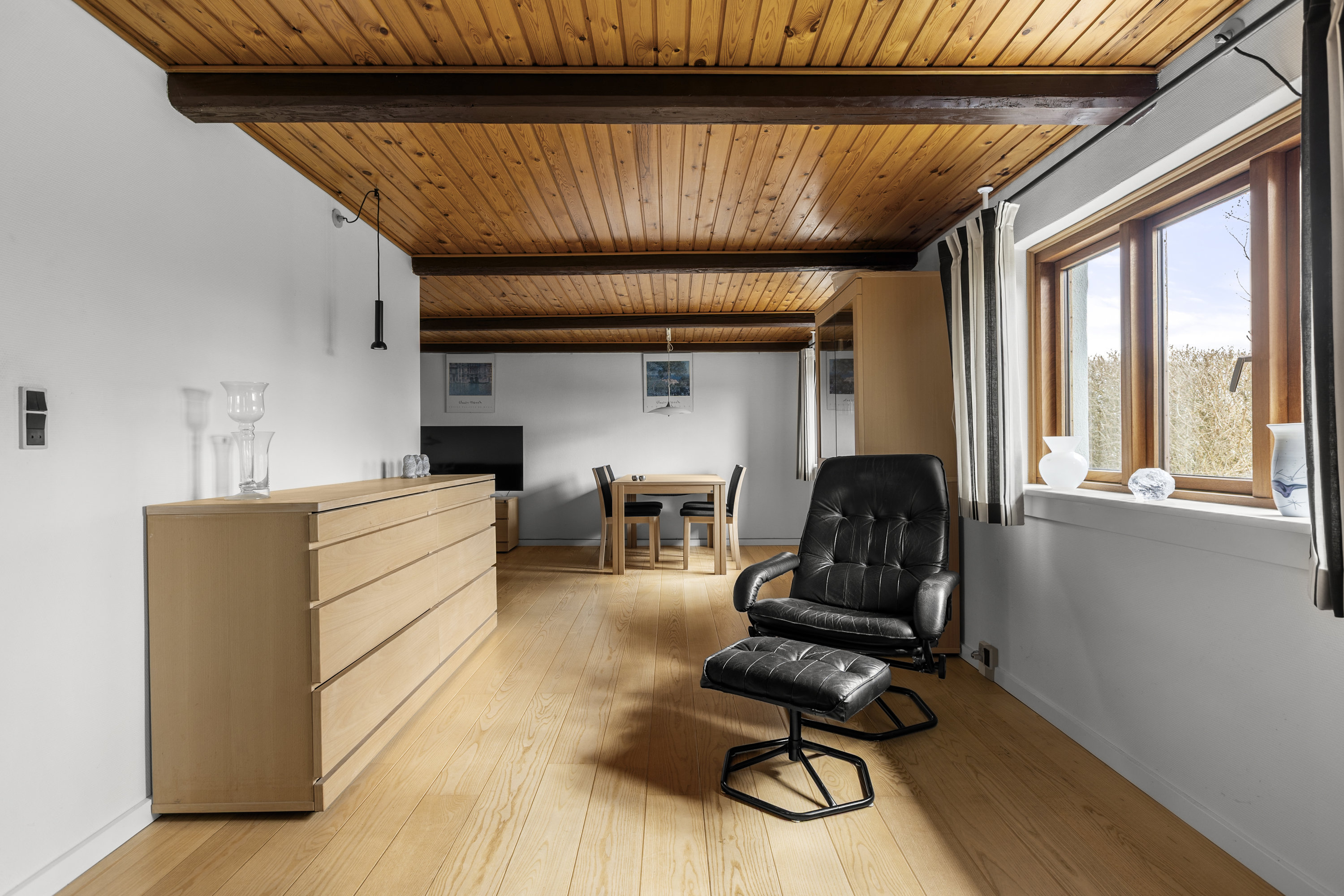 Fremhævet stue billede i fuldskærmstilstand. Billede af Onsved Huse 1, 4050 Skibby