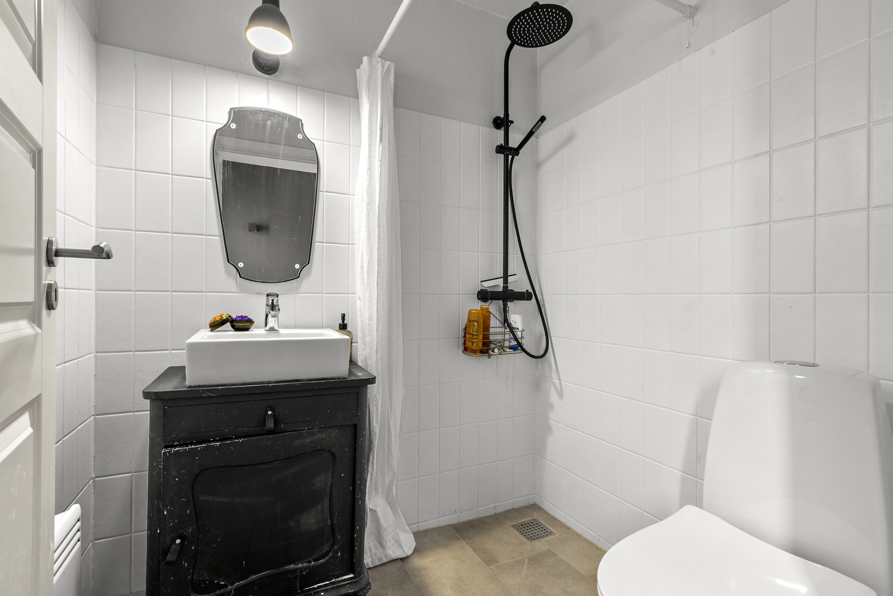 Fremhævet badeværelse billede i fuldskærmstilstand. Billede af Rosenhaven 28, 4050 Skibby