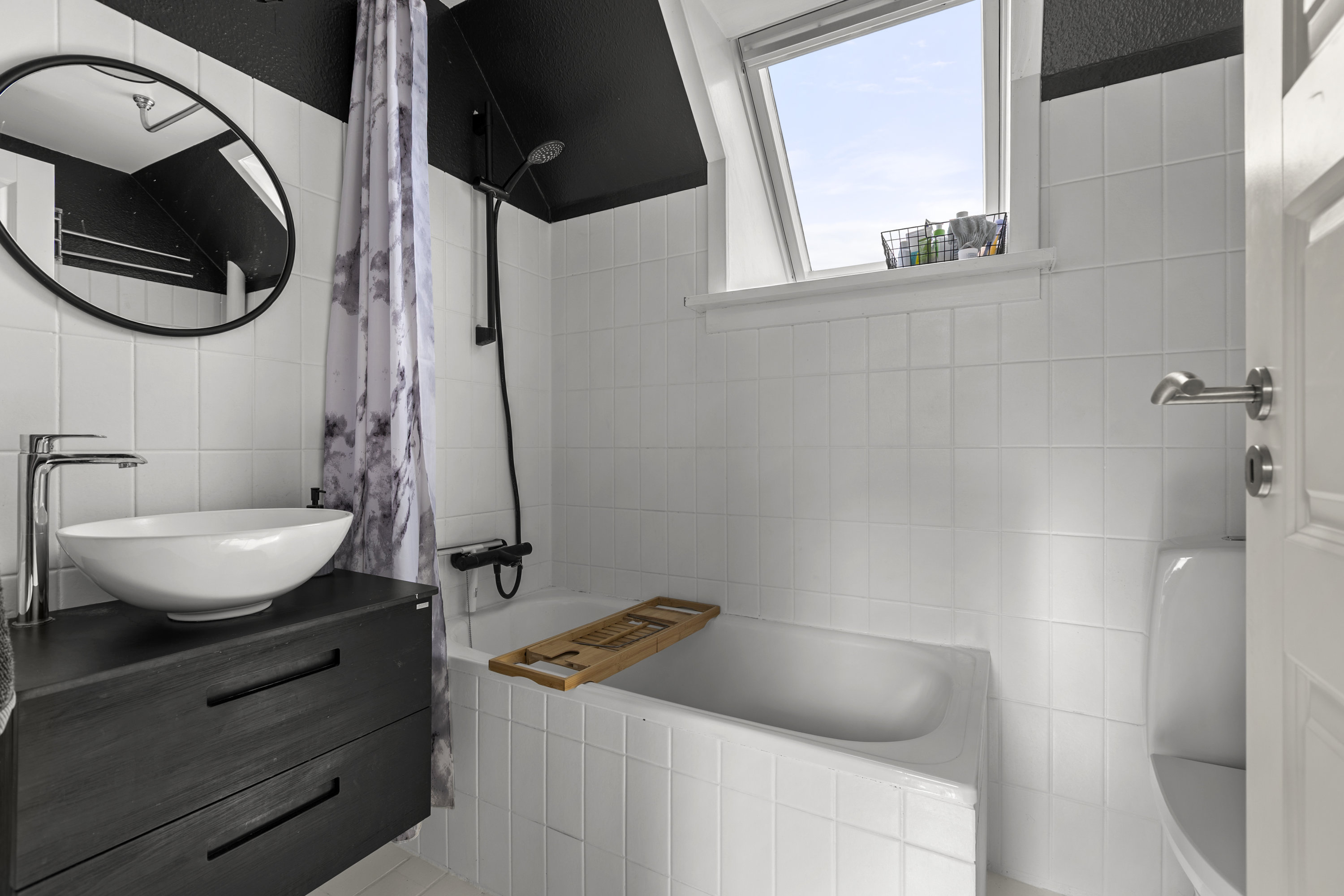 Fremhævet badeværelse billede i fuldskærmstilstand. Billede af Rosenhaven 28, 4050 Skibby