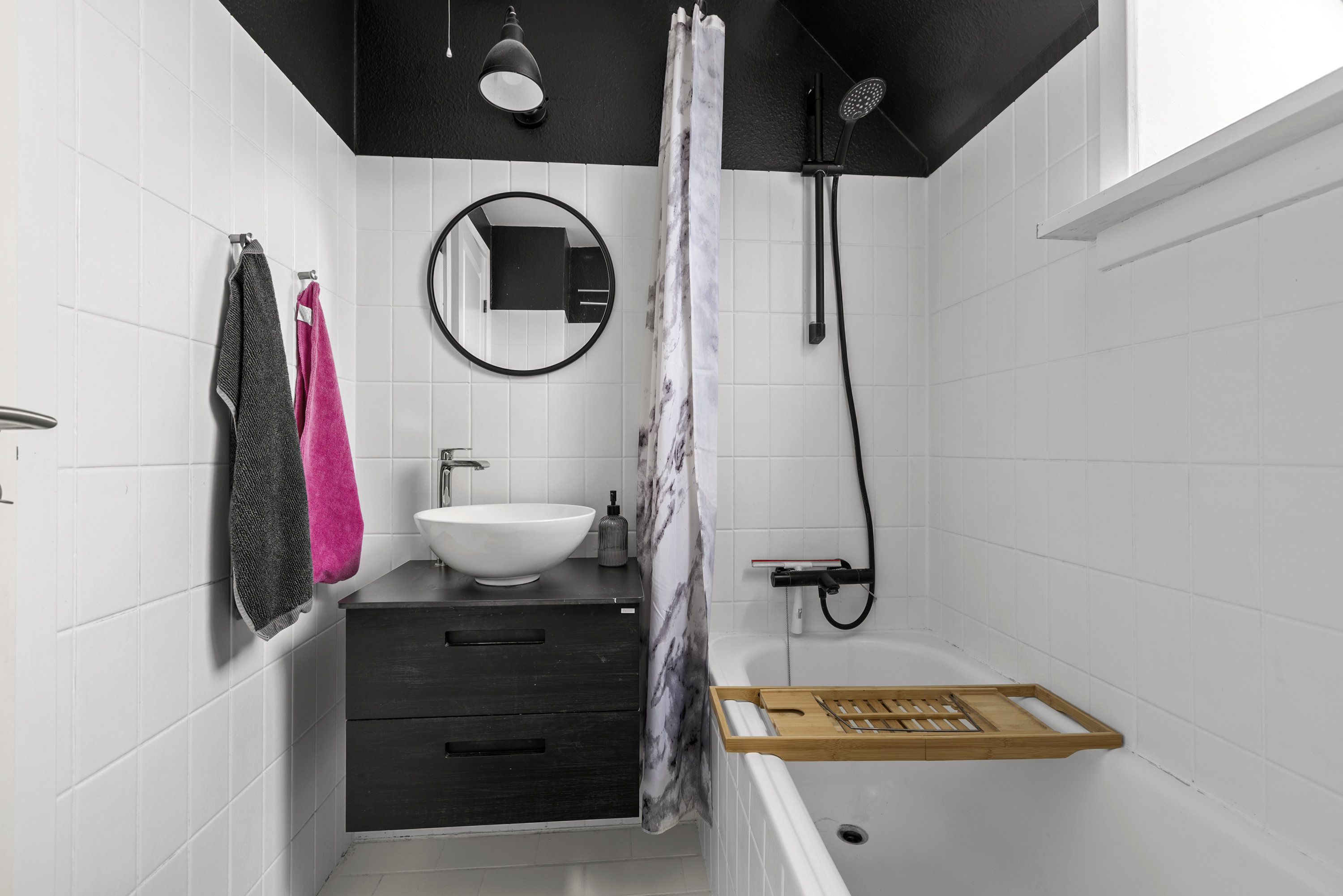 Fremhævet badeværelse billede i fuldskærmstilstand. Billede af Rosenhaven 28, 4050 Skibby