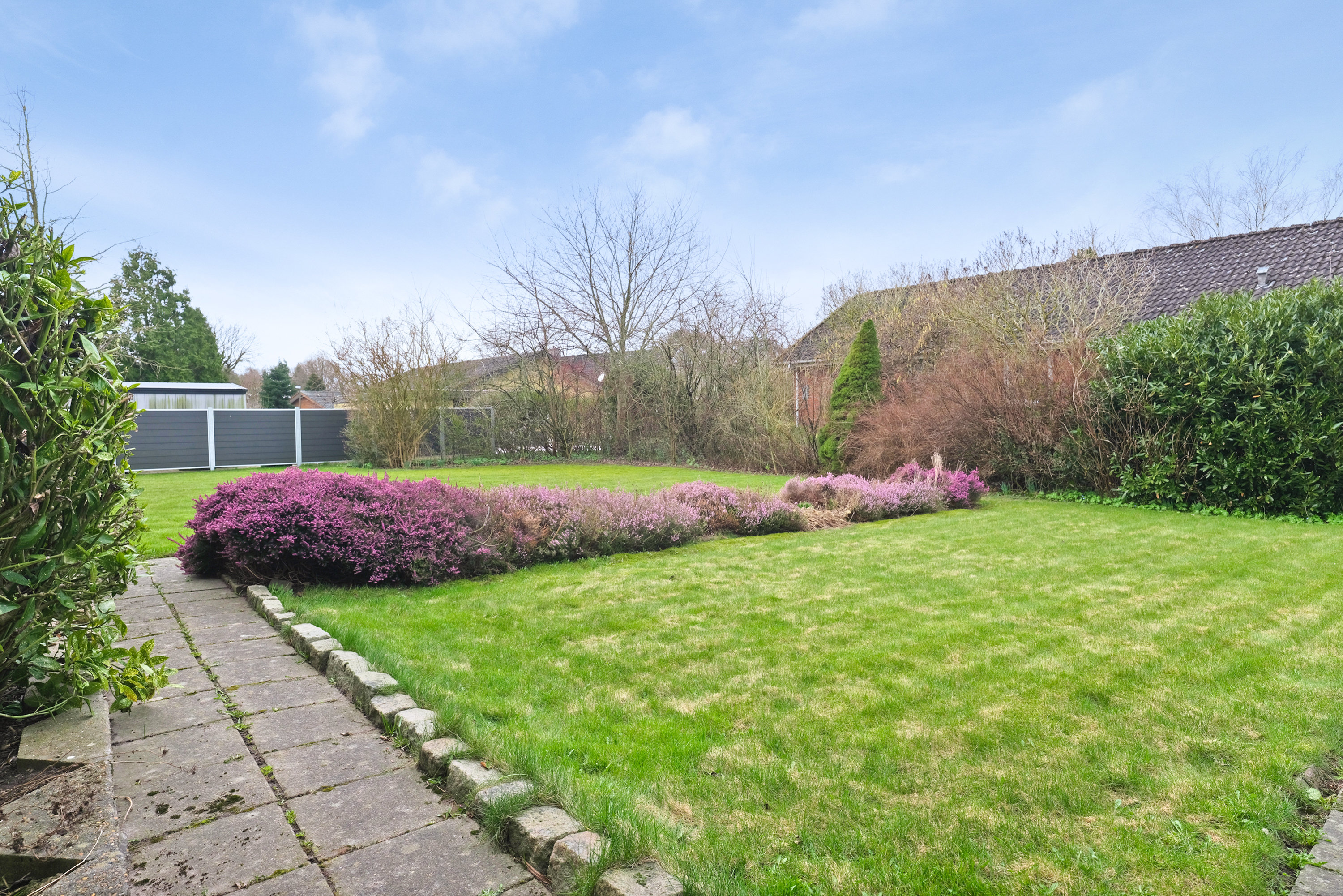 Fremhævet have billede i fuldskærmstilstand. Billede af Havrevænget 9, 5620 Glamsbjerg