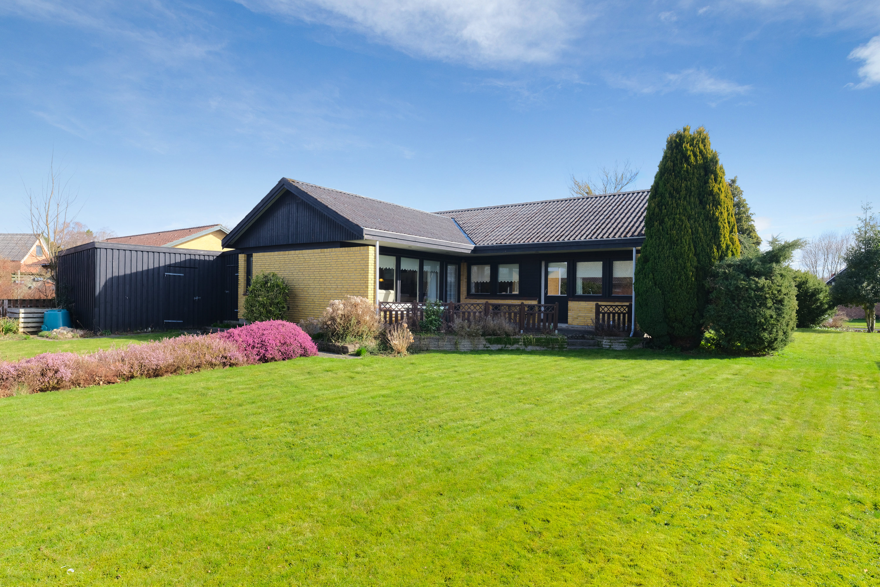 Fremhævet have billede i fuldskærmstilstand. Billede af Havrevænget 9, 5620 Glamsbjerg