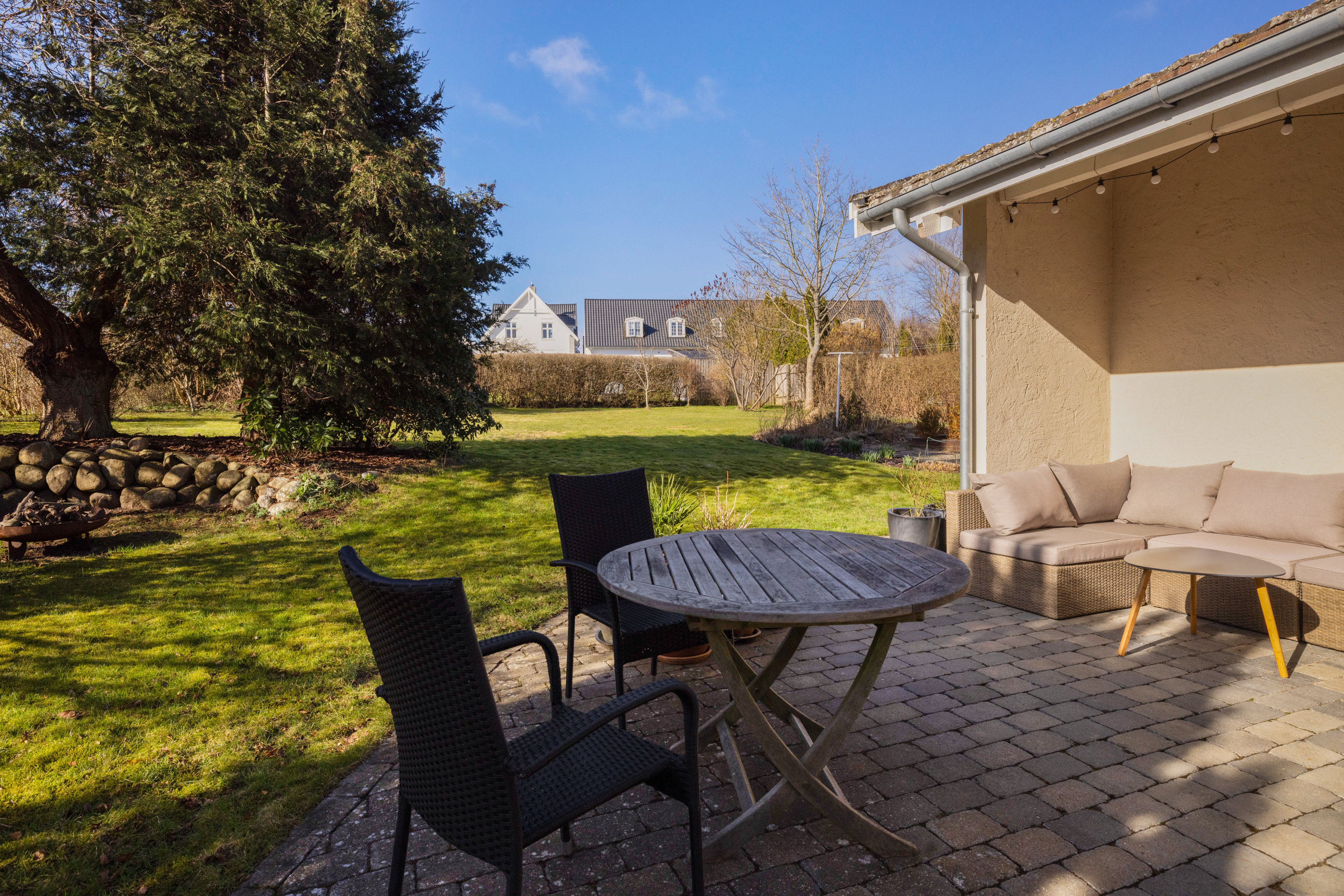 Fremhævet terrasse billede i fuldskærmstilstand. Billede af Langkærgårdsvej 18, 3460 Birkerød