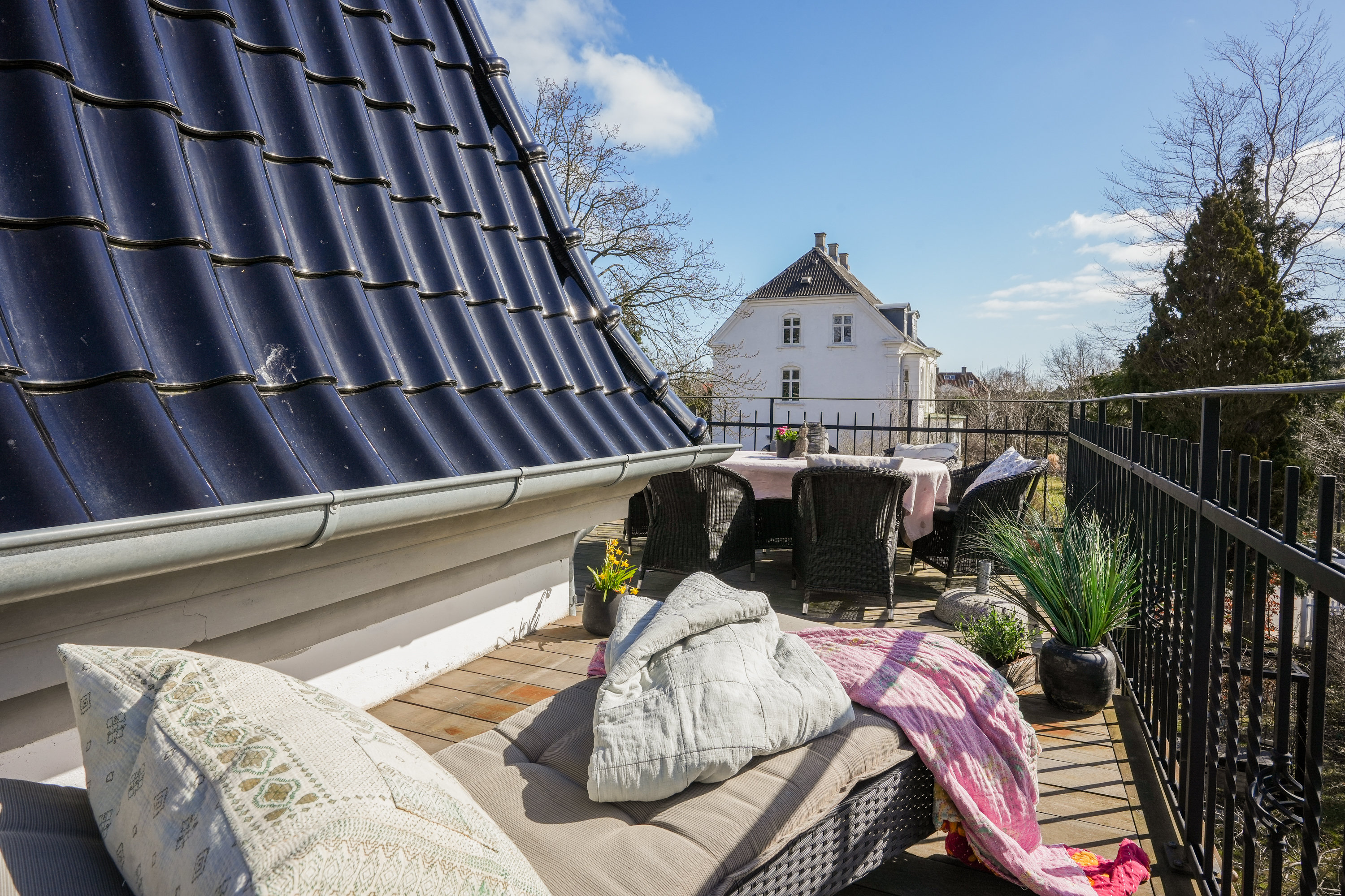 Miniaturebillede 2: terrasse. Billede af Gudrunsvej 19, 1., 2920 Charlottenlund