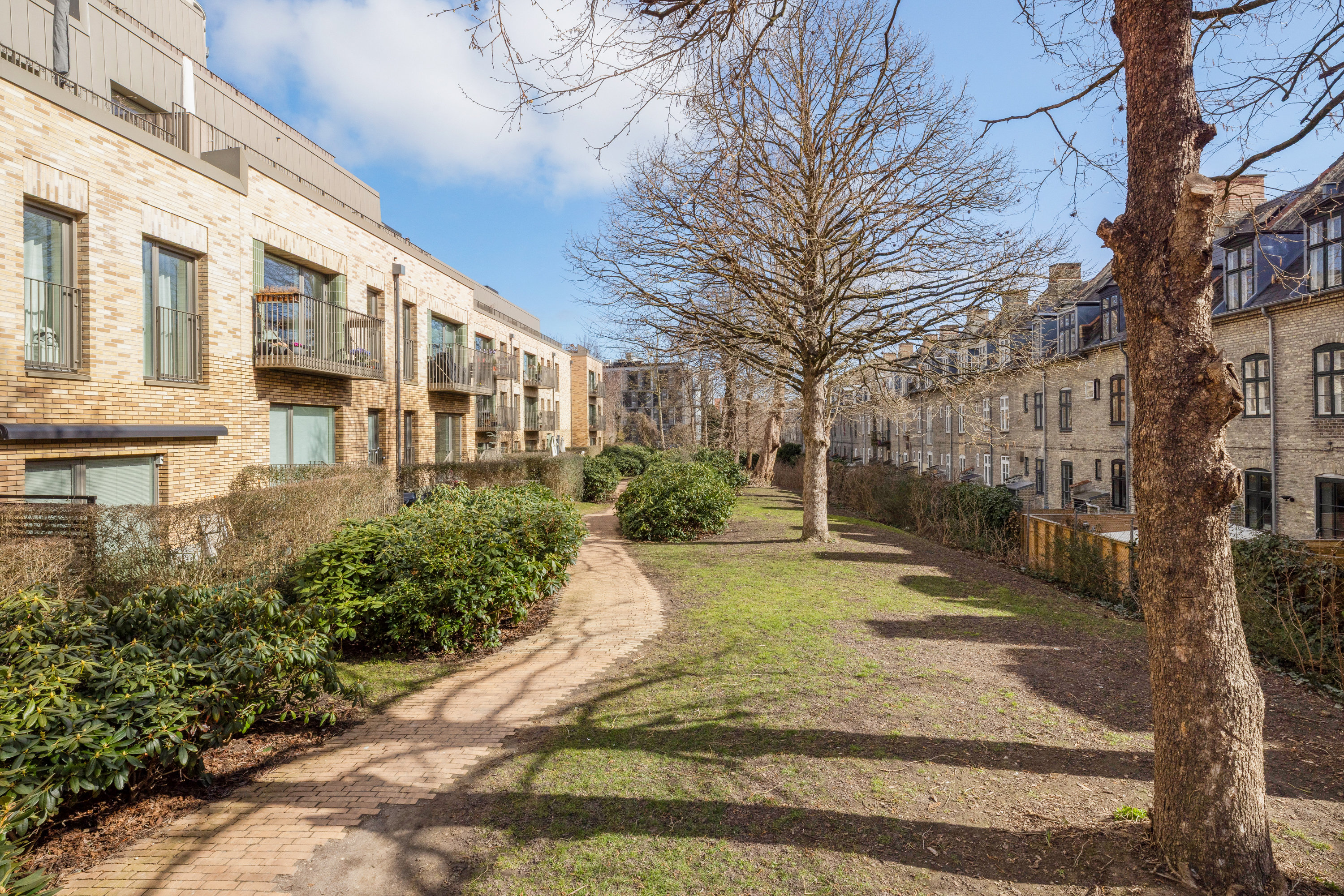 Fremhævet gårdmiljø billede i fuldskærmstilstand. Billede af Thorvald Bindesbølls Plads 16, 2. tv., 1799 København V